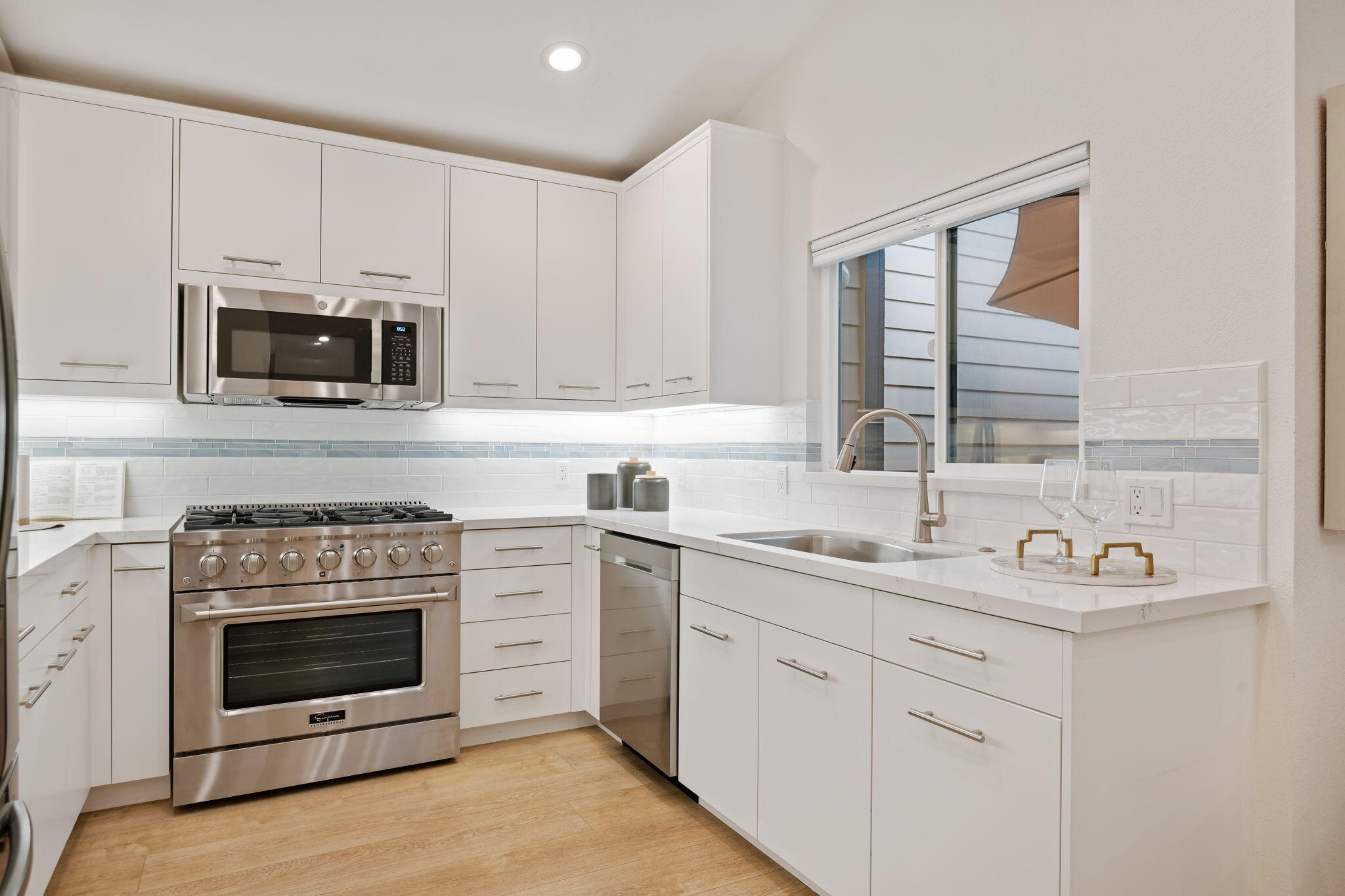 Santa Barbara, California 93111, United States, 3 Bedrooms Bedrooms, ,2 BathroomsBathrooms,Residential,Pending,116396