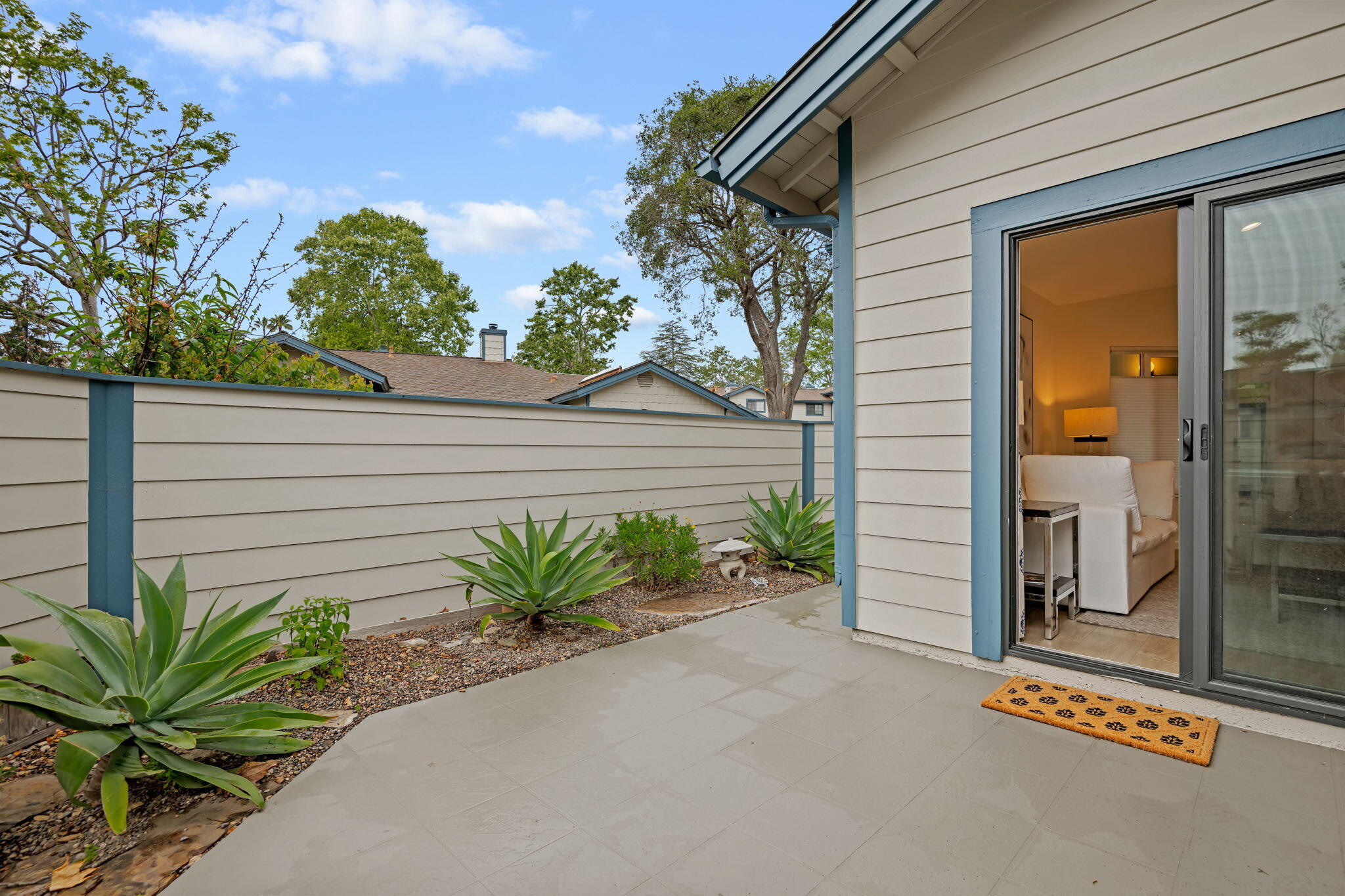 Santa Barbara, California 93111, United States, 3 Bedrooms Bedrooms, ,2 BathroomsBathrooms,Residential,Pending,116396