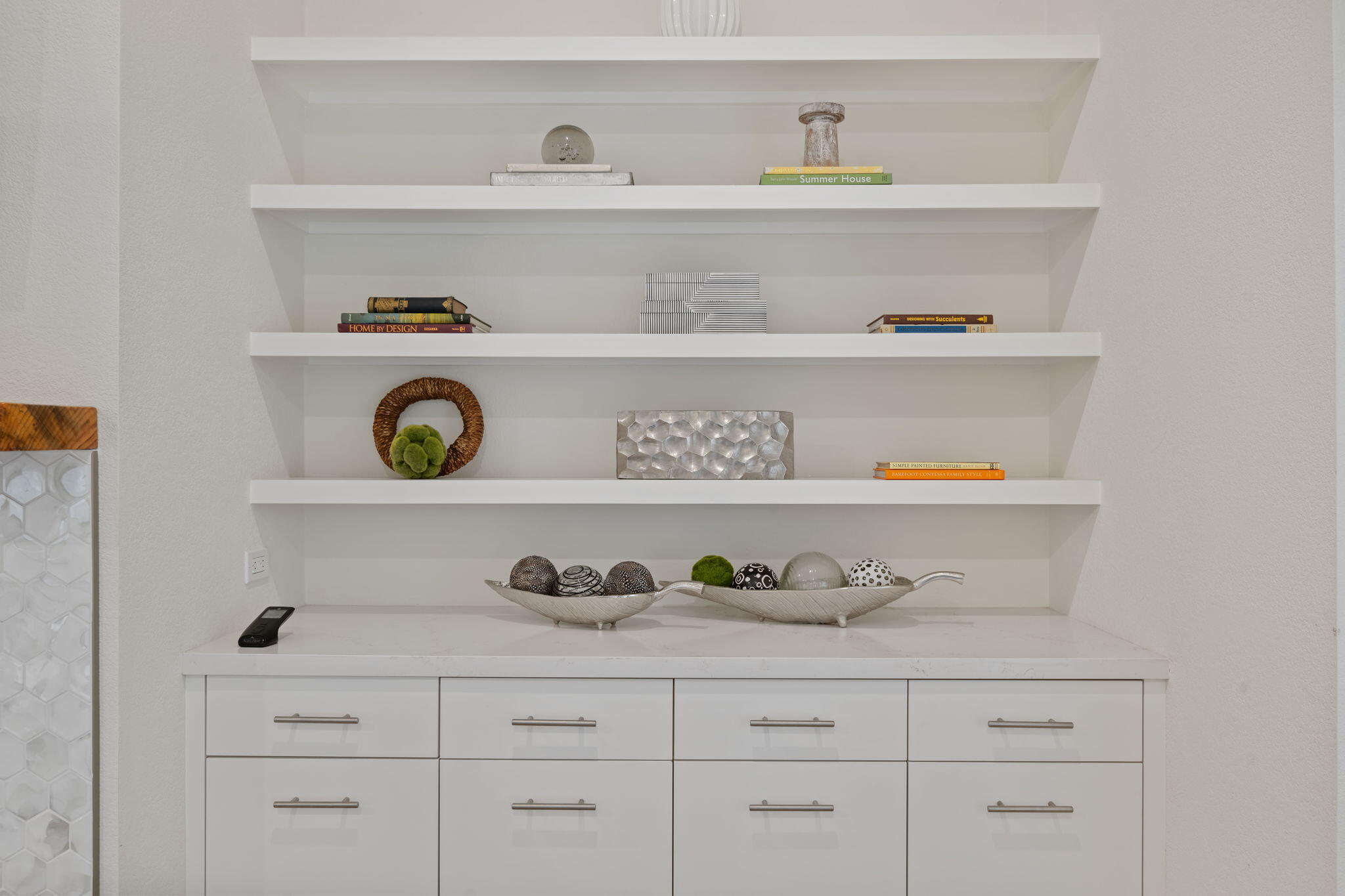 Santa Barbara, California 93111, United States, 3 Bedrooms Bedrooms, ,2 BathroomsBathrooms,Residential,Pending,116396