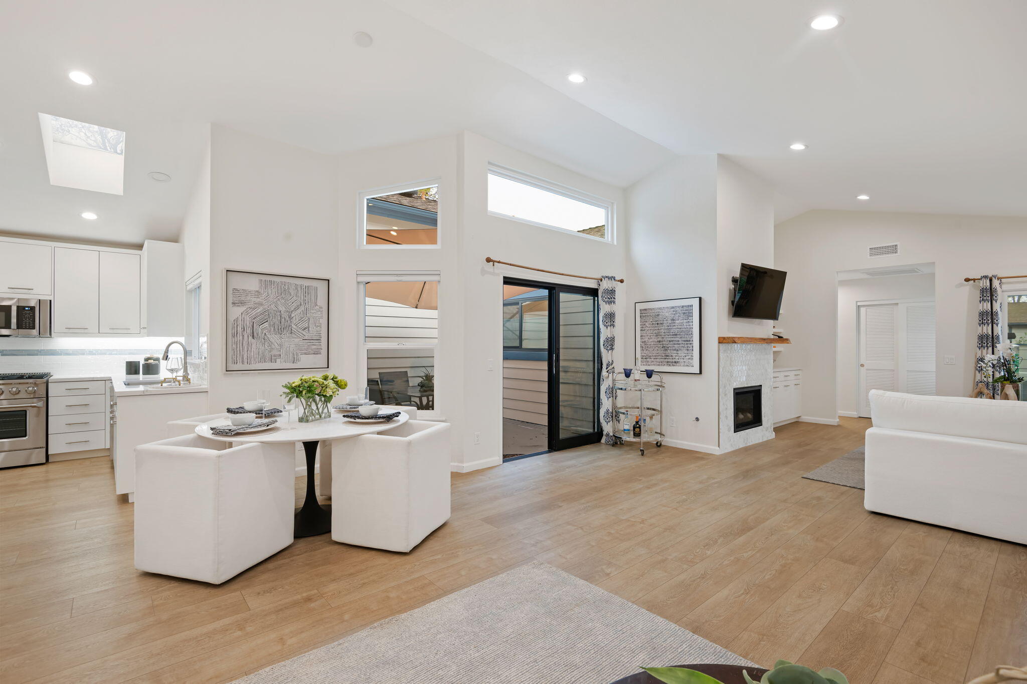 Santa Barbara, California 93111, United States, 3 Bedrooms Bedrooms, ,2 BathroomsBathrooms,Residential,Pending,116396