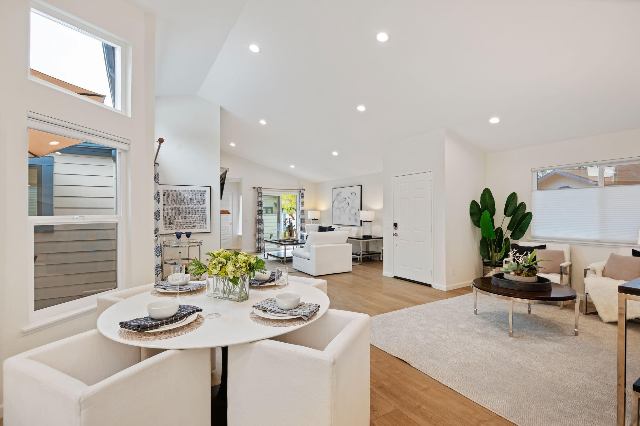 Santa Barbara, California 93111, United States, 3 Bedrooms Bedrooms, ,2 BathroomsBathrooms,Residential,Pending,116396