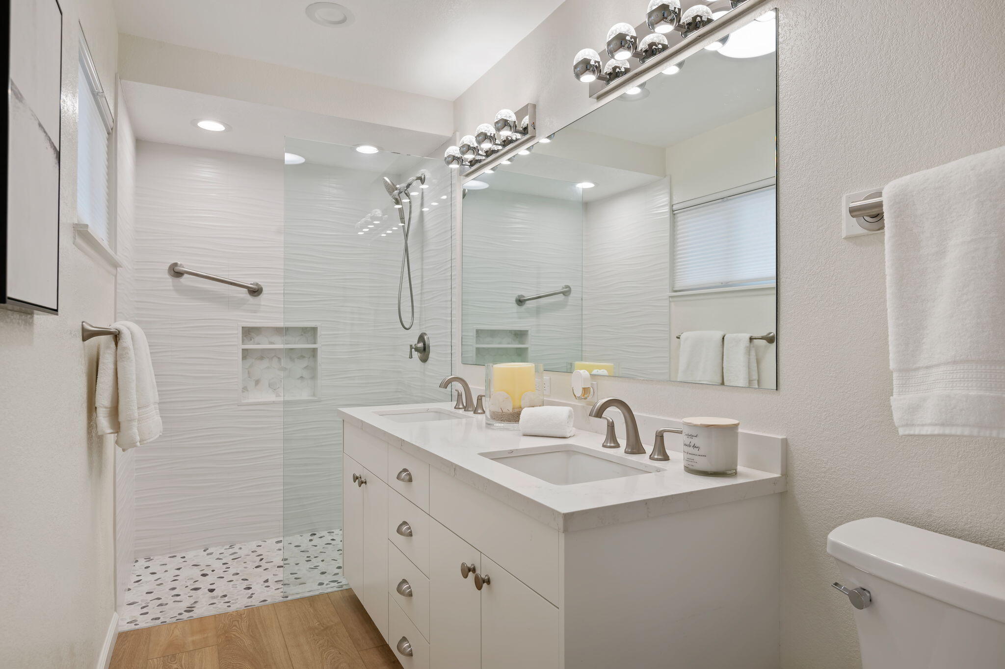 Santa Barbara, California 93111, United States, 3 Bedrooms Bedrooms, ,2 BathroomsBathrooms,Residential,Pending,116396