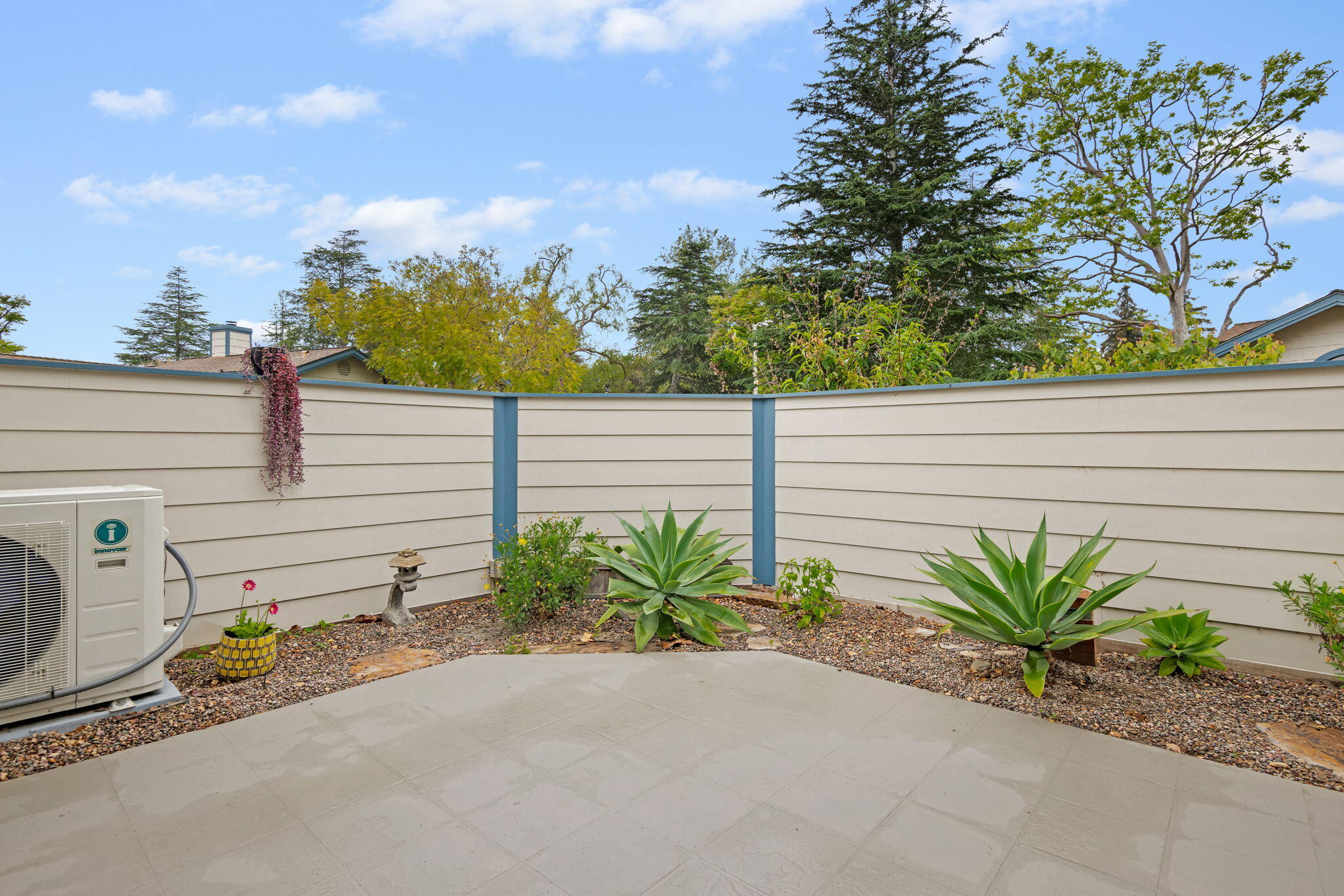 Santa Barbara, California 93111, United States, 3 Bedrooms Bedrooms, ,2 BathroomsBathrooms,Residential,Pending,116396