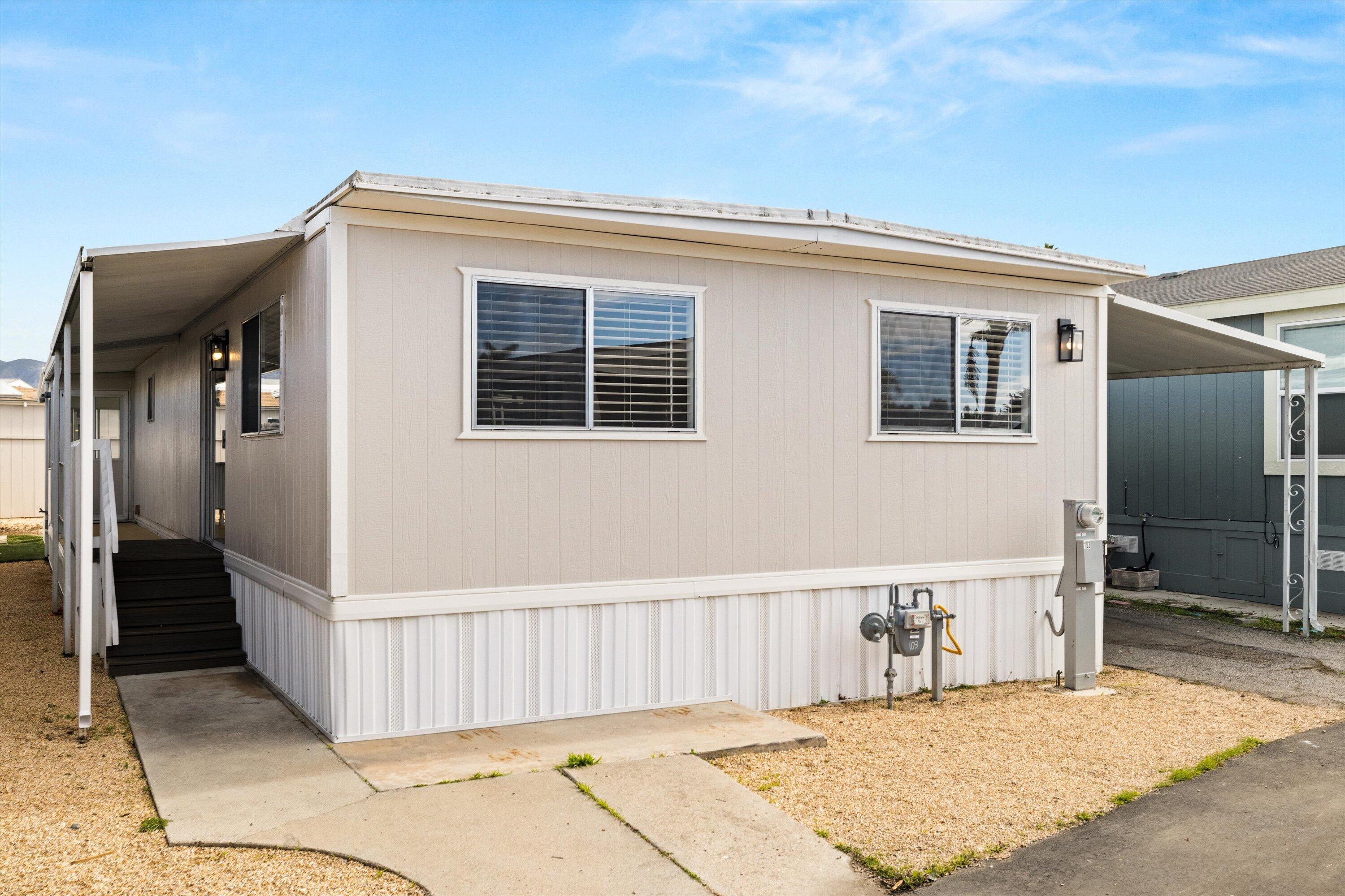 Carpinteria, California 93013, United States, 2 Bedrooms Bedrooms, ,1 BathroomBathrooms,Residential,Pending,81684