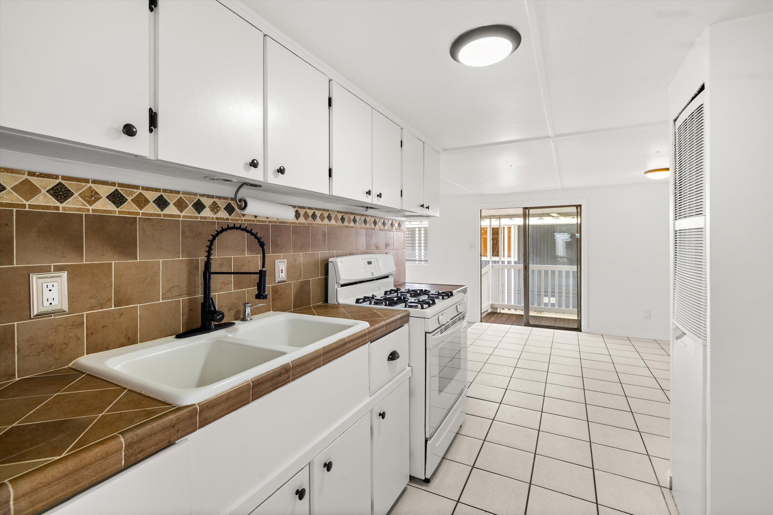 Carpinteria, California 93013, United States, 2 Bedrooms Bedrooms, ,1 BathroomBathrooms,Residential,Pending,81684