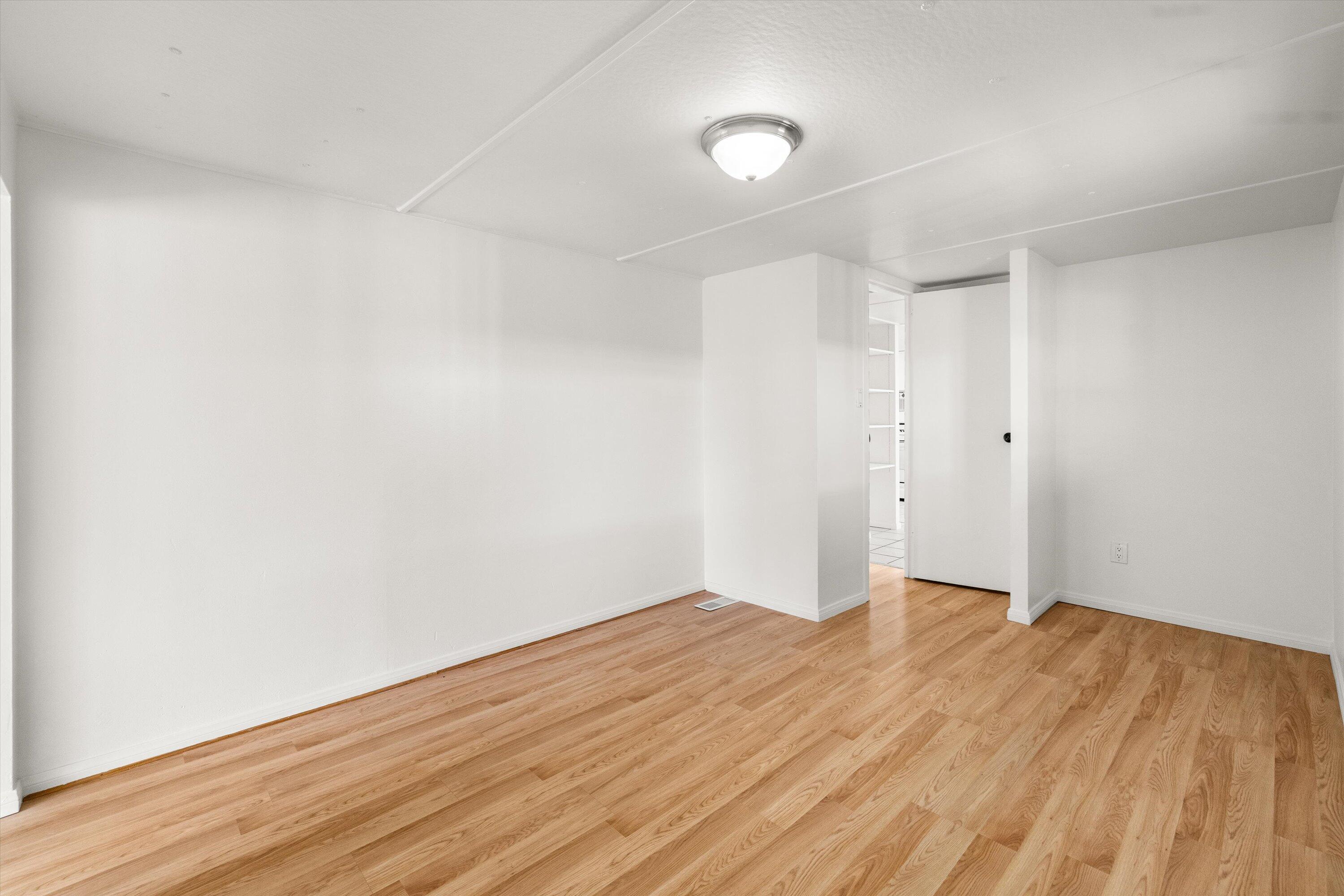 Carpinteria, California 93013, United States, 2 Bedrooms Bedrooms, ,1 BathroomBathrooms,Residential,Pending,81684