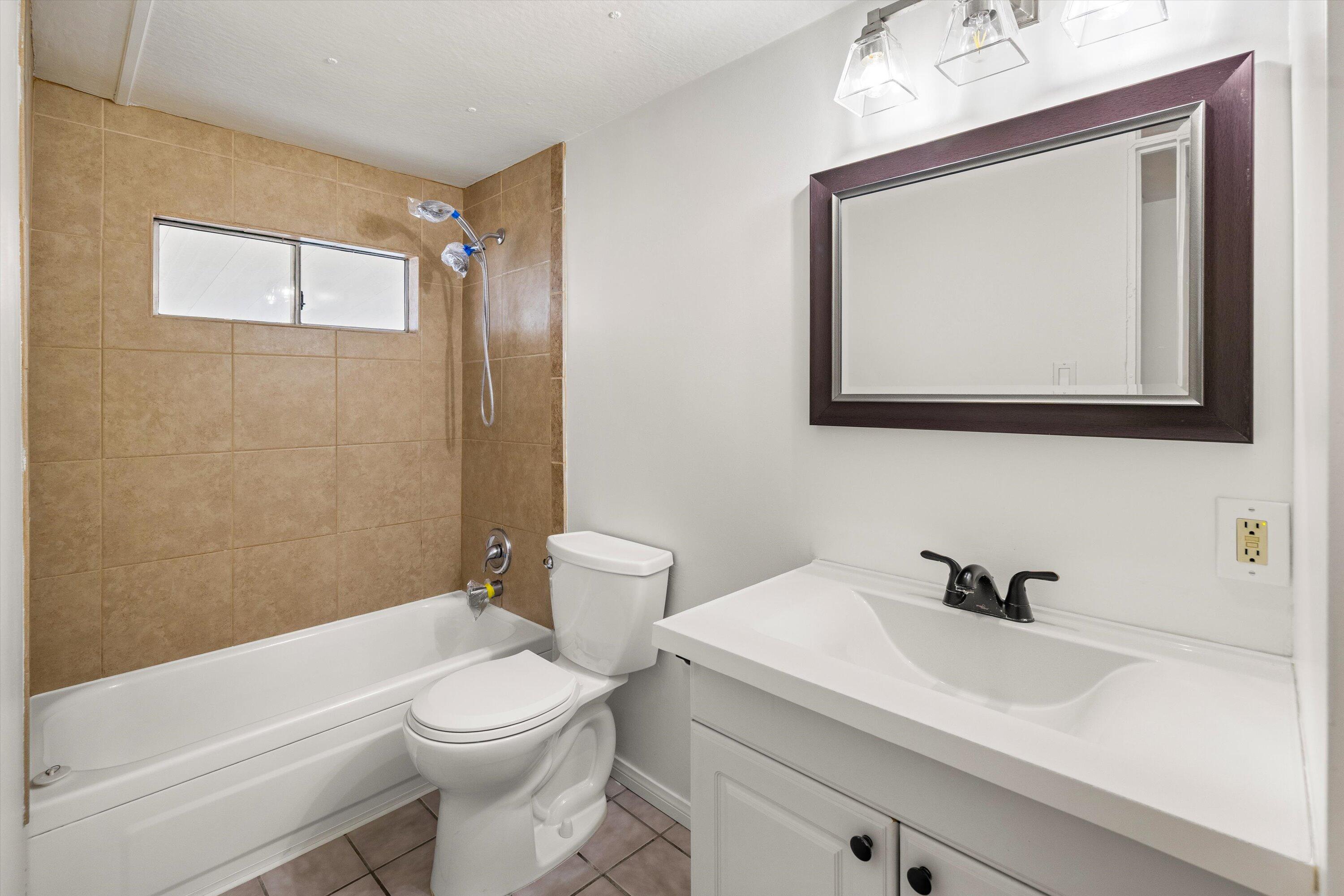 Carpinteria, California 93013, United States, 2 Bedrooms Bedrooms, ,1 BathroomBathrooms,Residential,Pending,81684