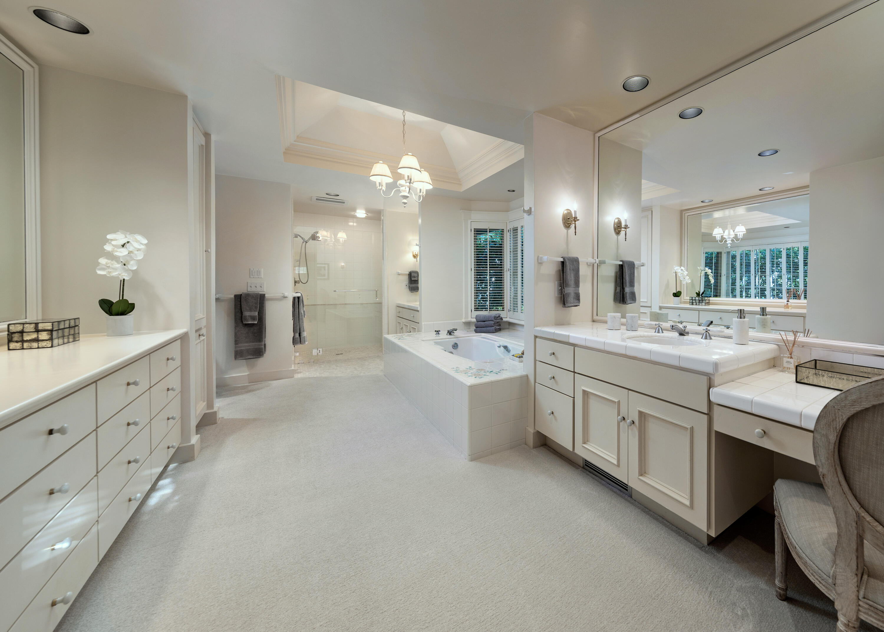 Montecito, California 93108, United States, 3 Bedrooms Bedrooms, ,3 BathroomsBathrooms,Residential,Active,140726