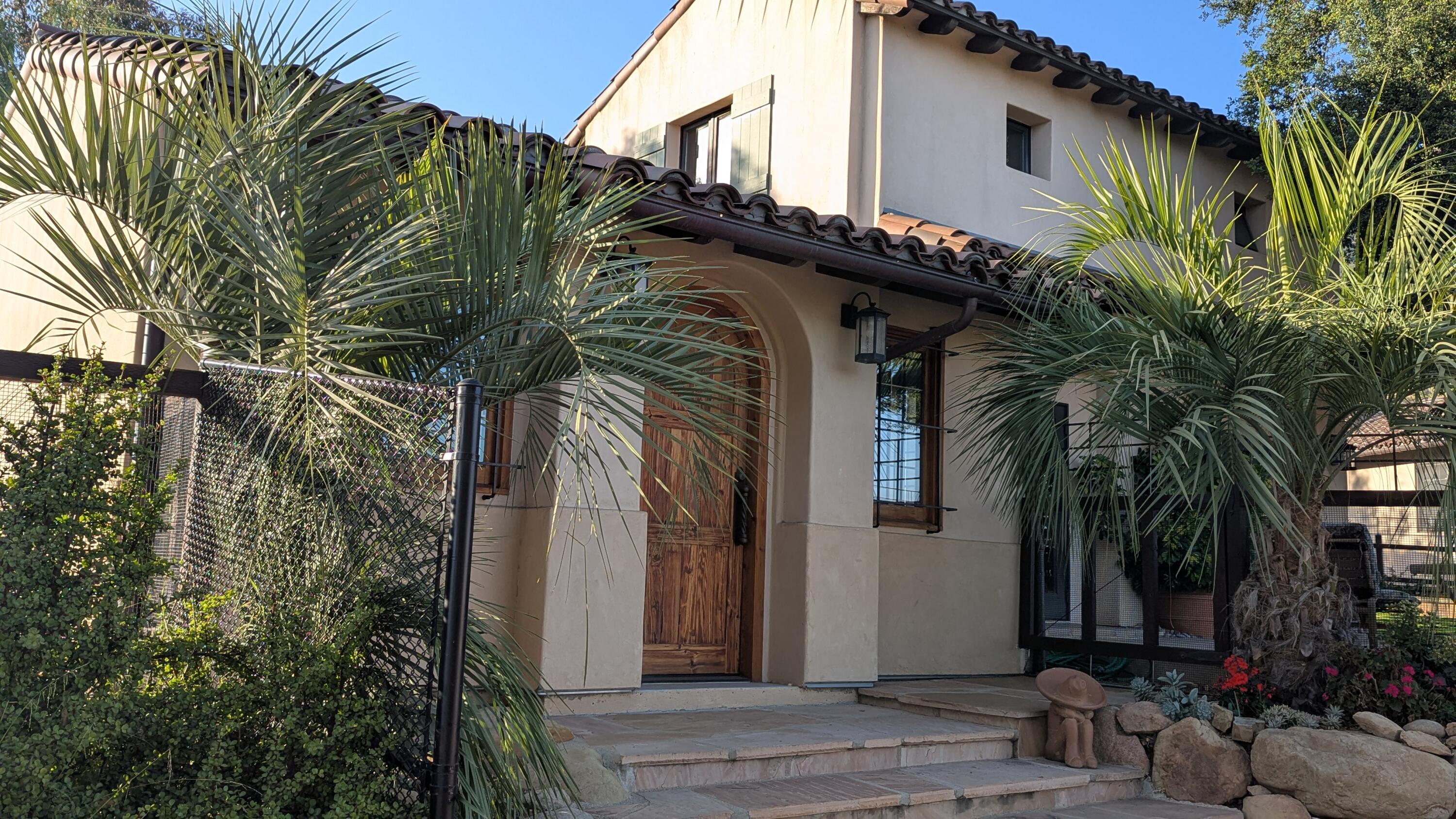 965 W Mountain Drive