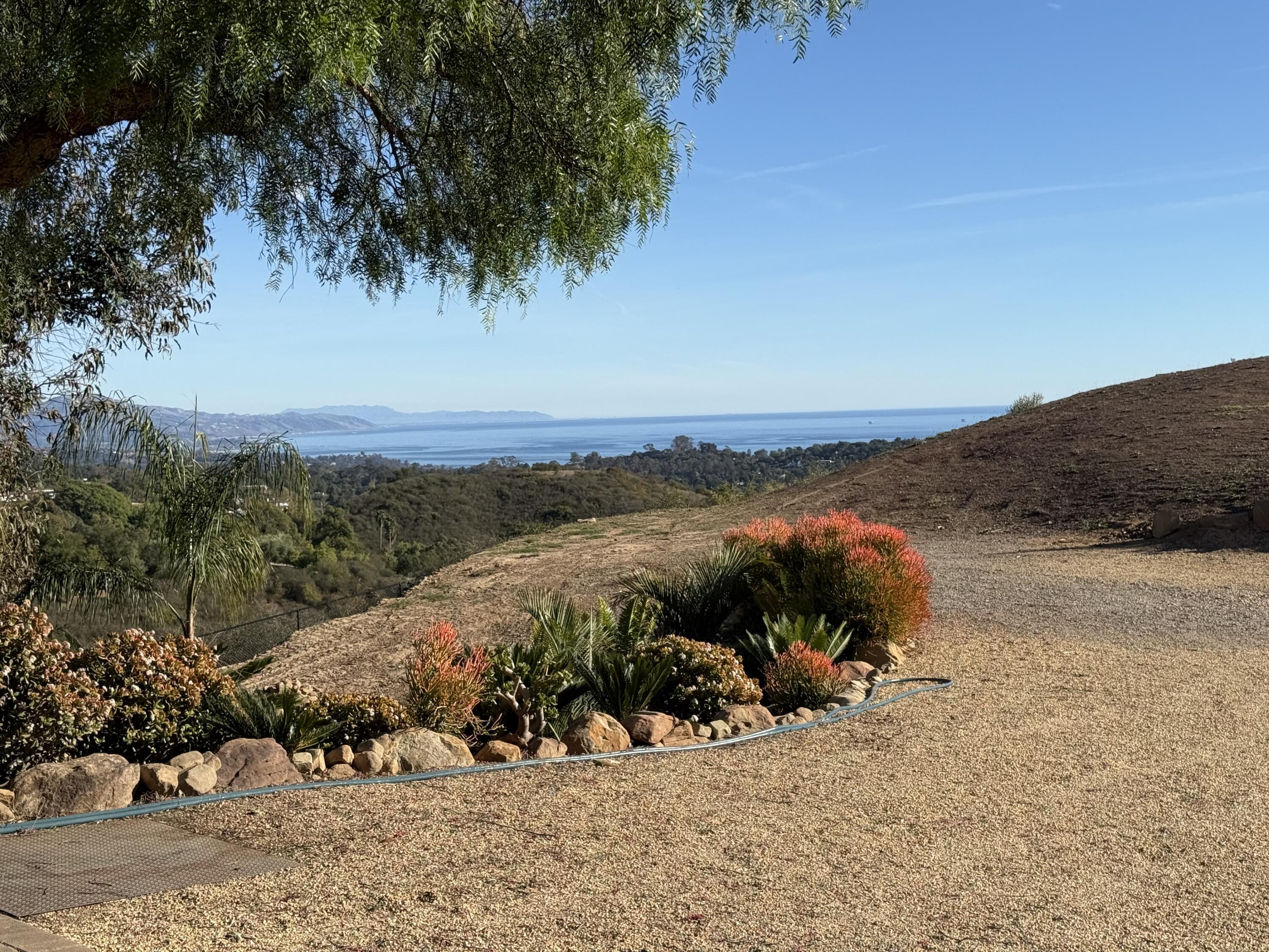 965 W Mountain Drive