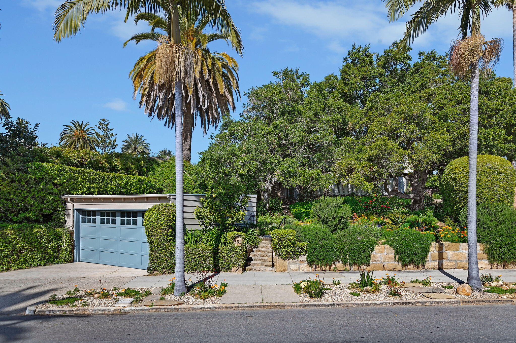 321 E Mission Street