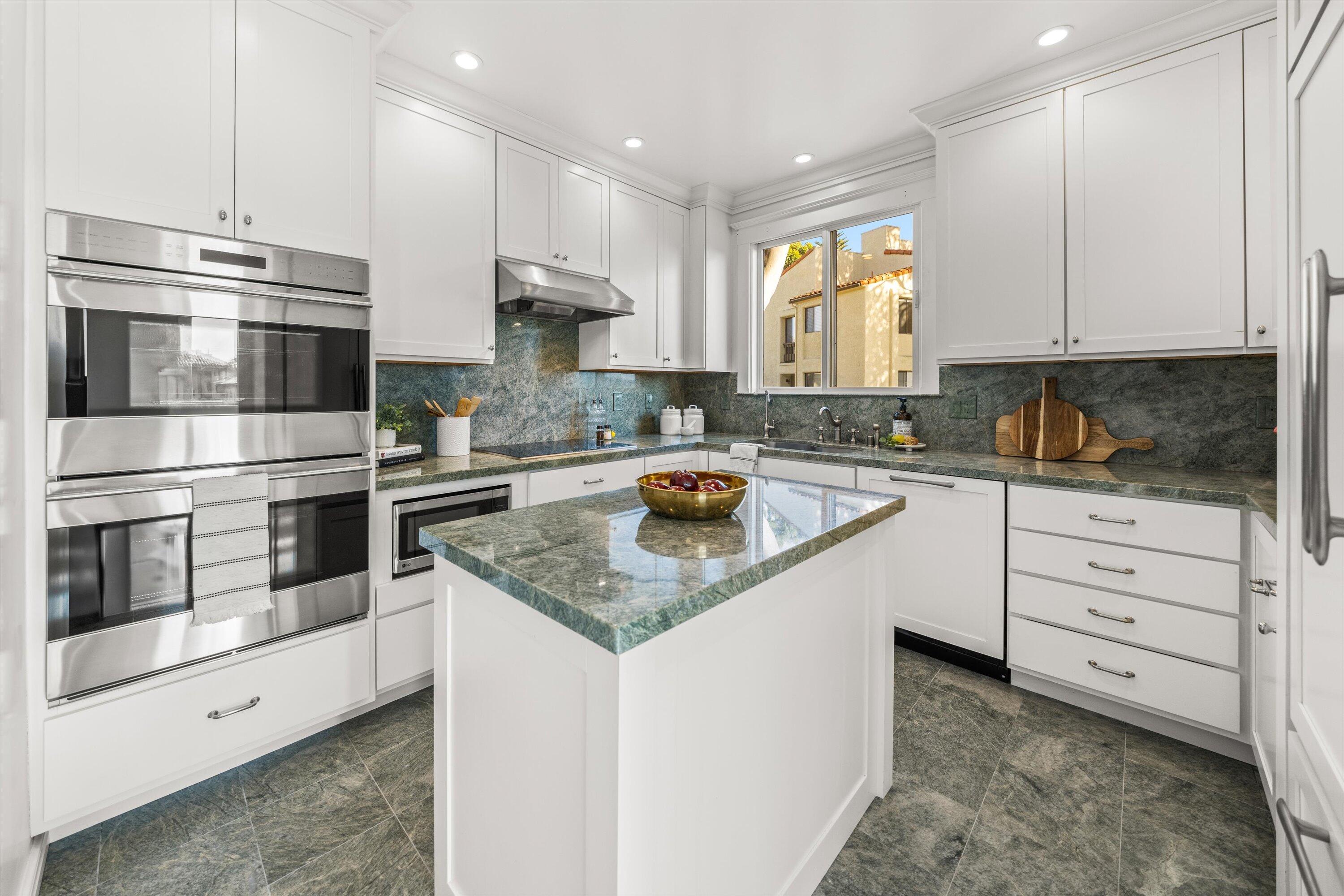 Santa Barbara, California 93108, United States, 2 Bedrooms Bedrooms, ,3 BathroomsBathrooms,Residential,Active,153529