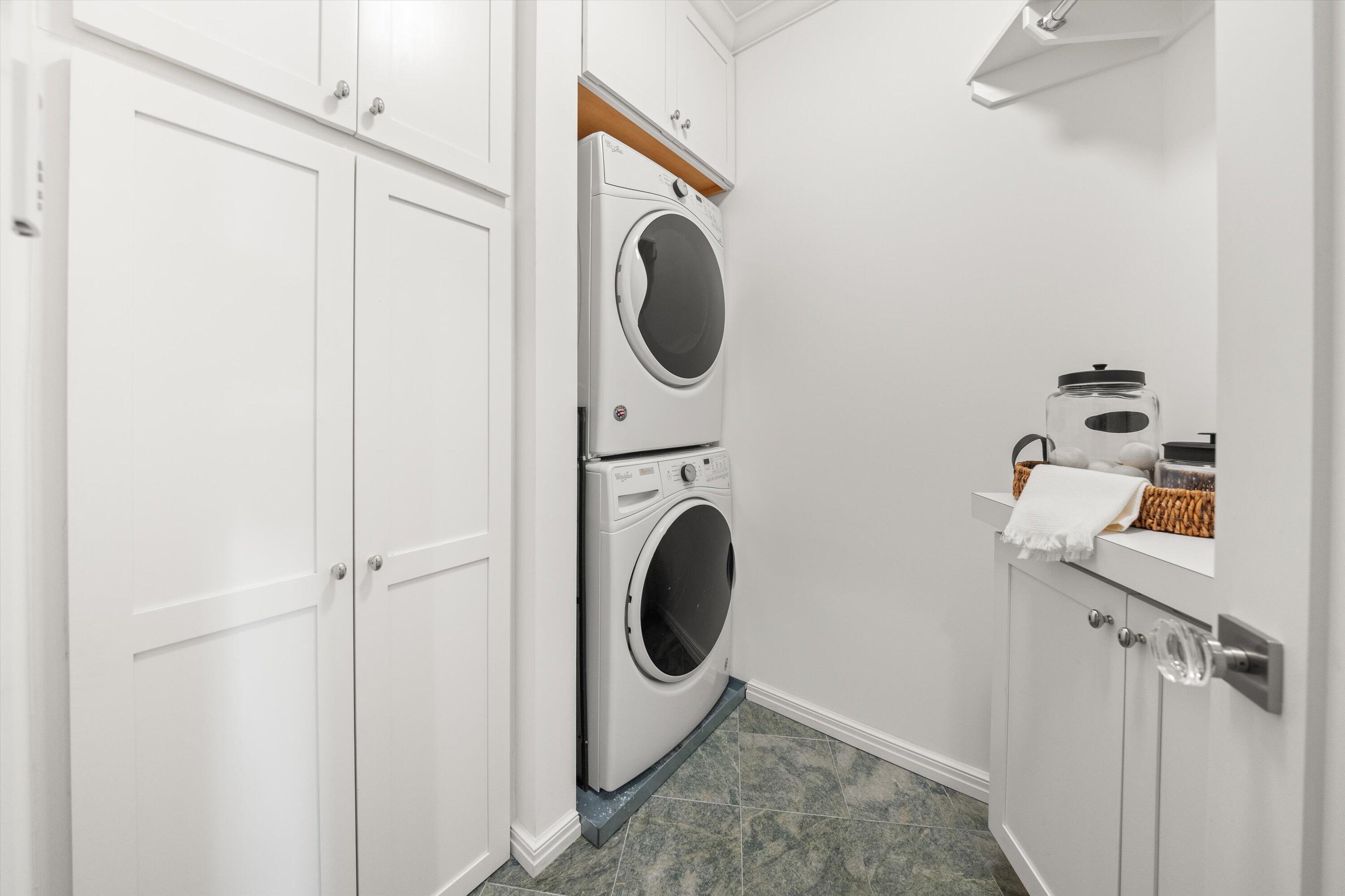 Santa Barbara, California 93108, United States, 2 Bedrooms Bedrooms, ,3 BathroomsBathrooms,Residential,Active,153529