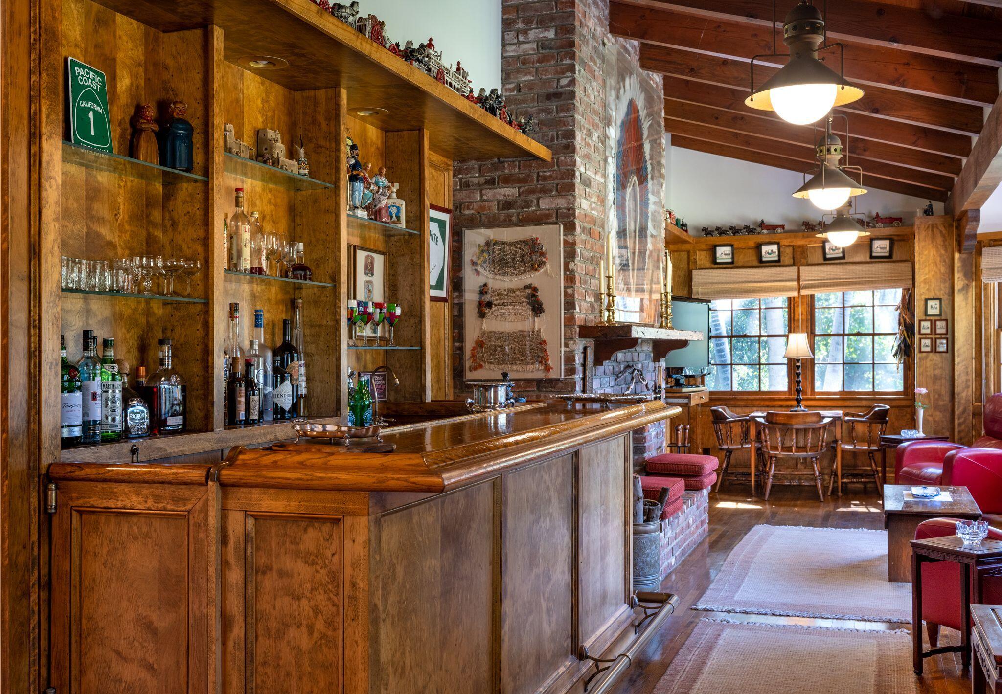 Santa Barbara, California 93110, United States, 4 Bedrooms Bedrooms, ,5 BathroomsBathrooms,Residential,Active,235937