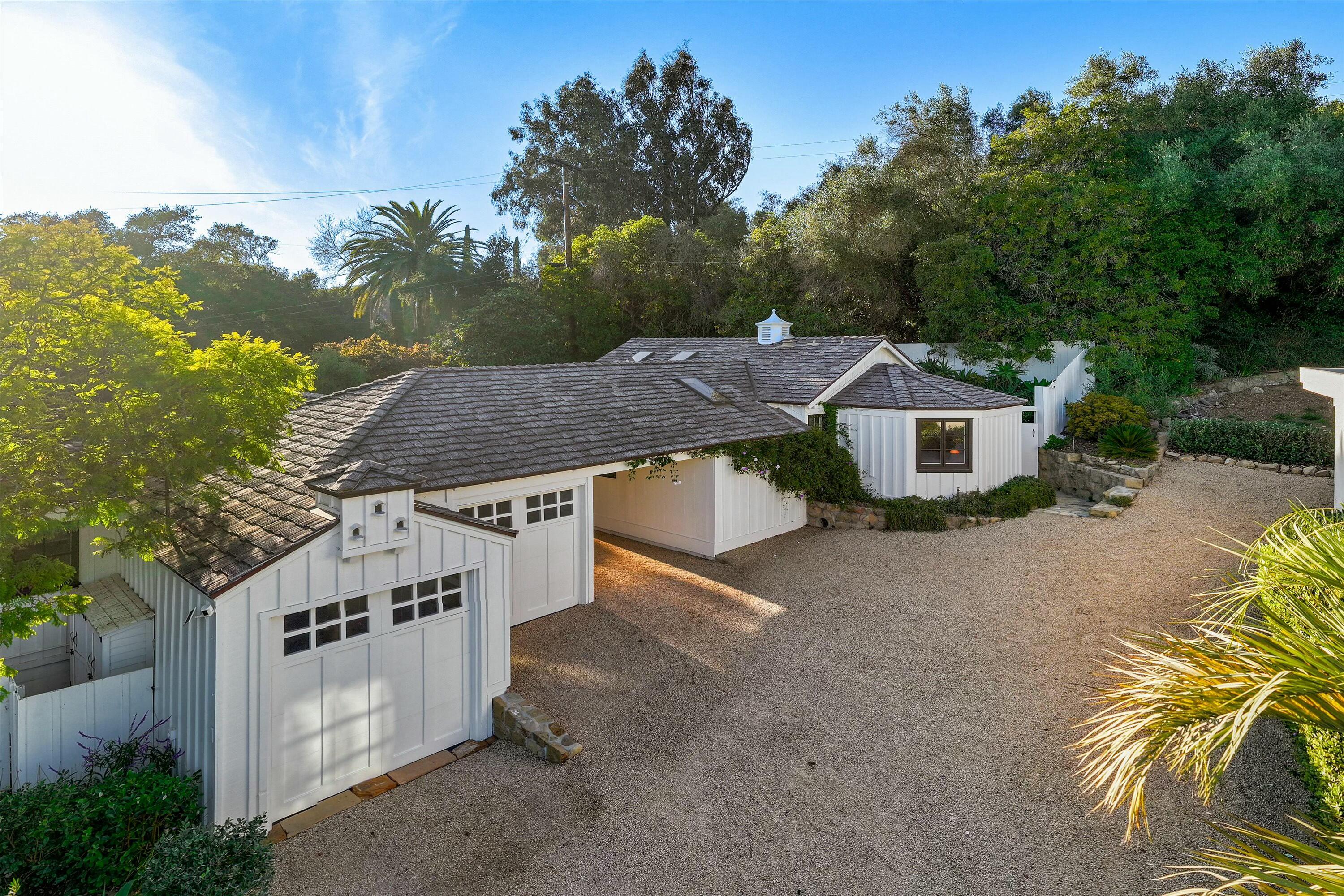 Montecito, California 93108, United States, 3 Bedrooms Bedrooms, ,4 BathroomsBathrooms,Residential,Active,22139