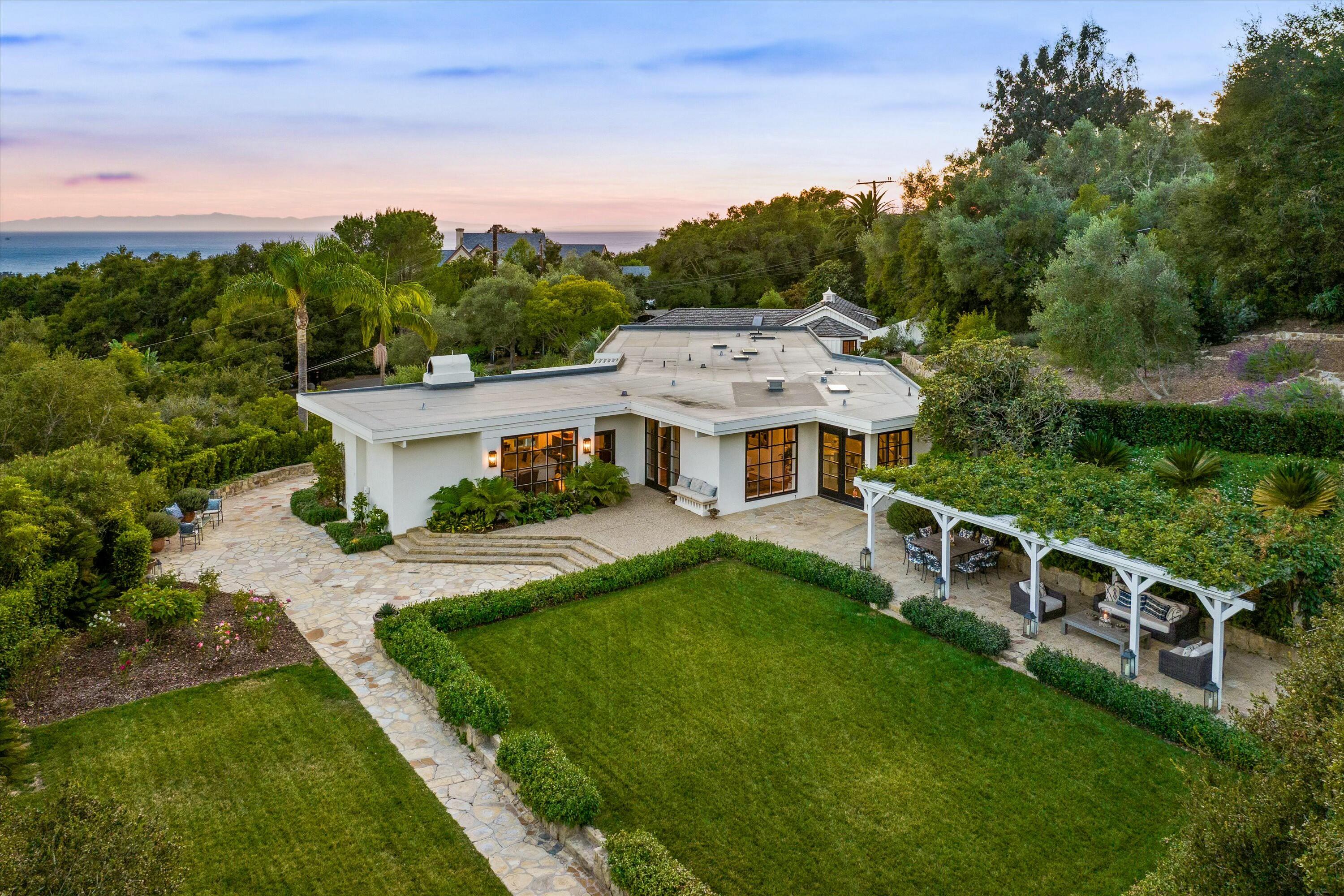 Montecito, California 93108, United States, 3 Bedrooms Bedrooms, ,4 BathroomsBathrooms,Residential,Active,22139