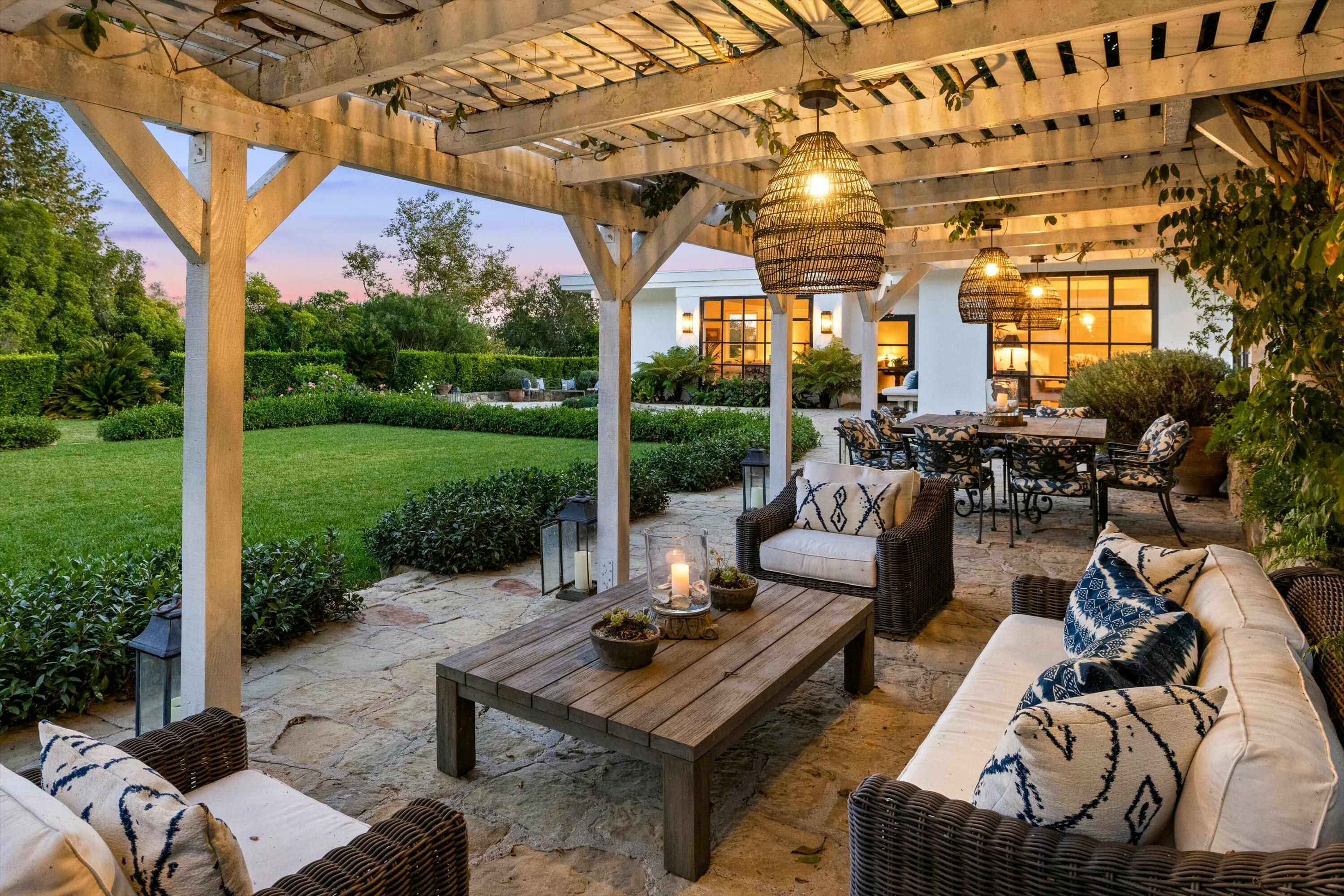 Montecito, California 93108, United States, 3 Bedrooms Bedrooms, ,4 BathroomsBathrooms,Residential,Active,22139