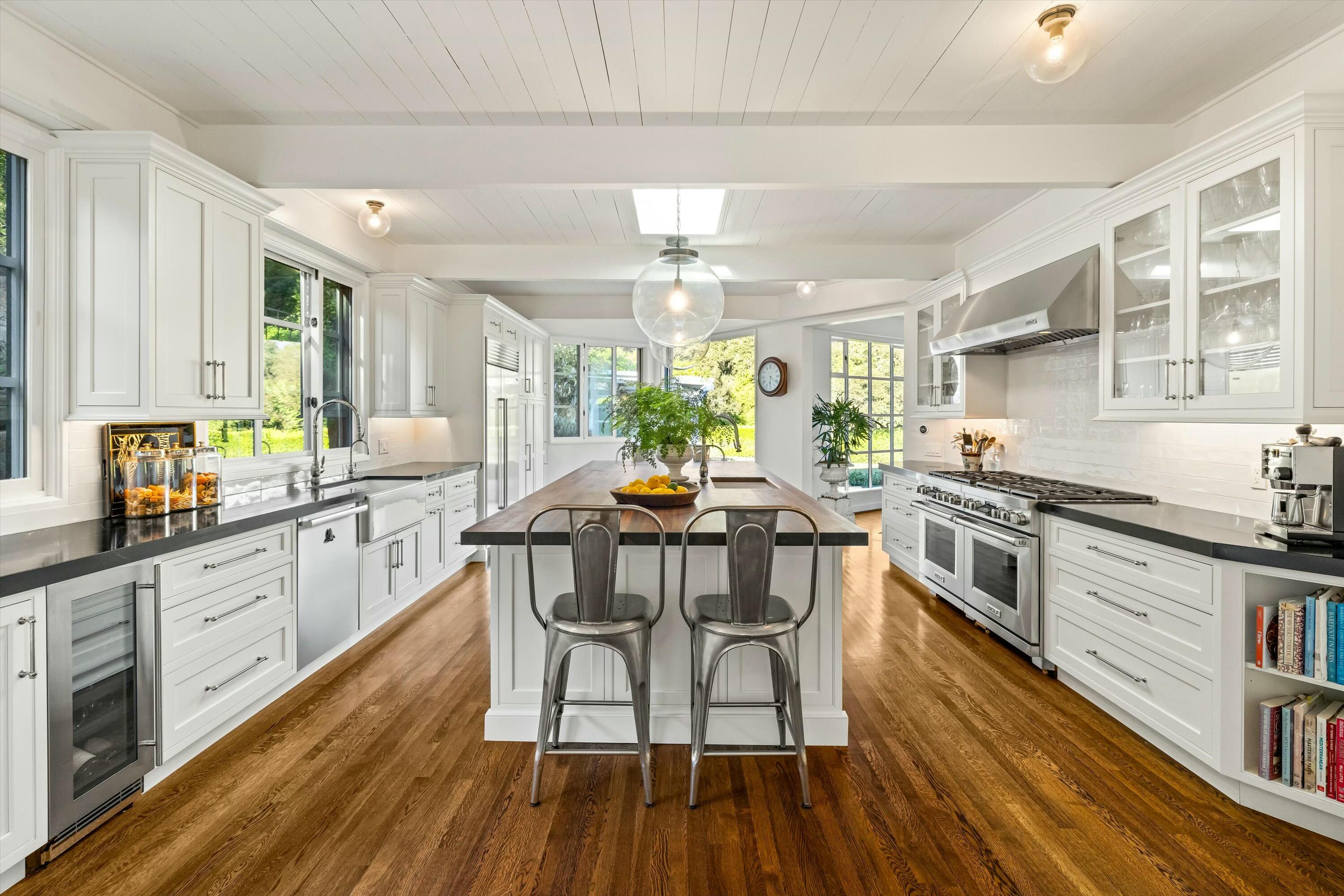 Montecito, California 93108, United States, 3 Bedrooms Bedrooms, ,4 BathroomsBathrooms,Residential,Active,22139