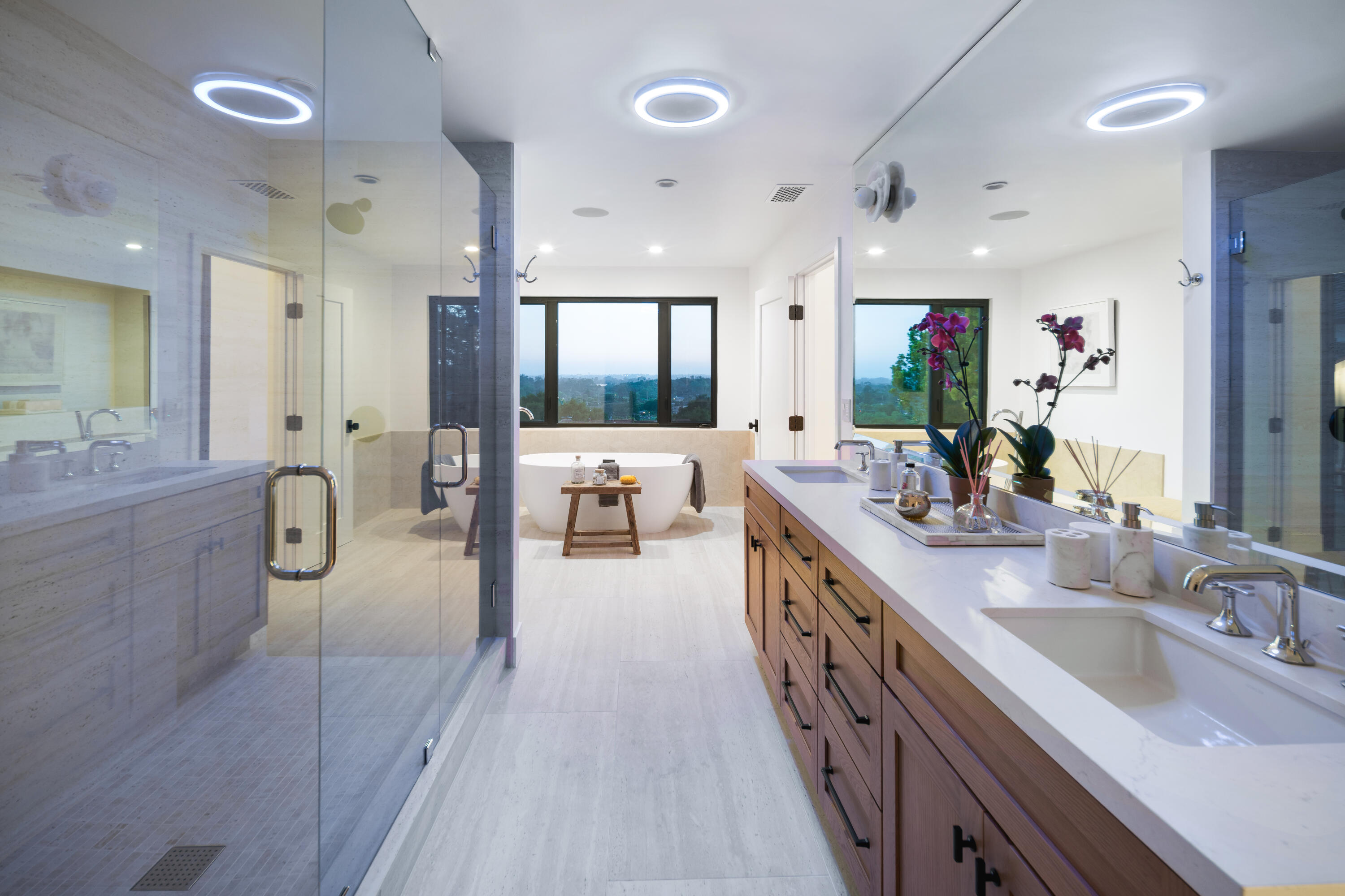 Santa Barbara, California 93111, United States, 4 Bedrooms Bedrooms, ,6 BathroomsBathrooms,Residential,Active,95937