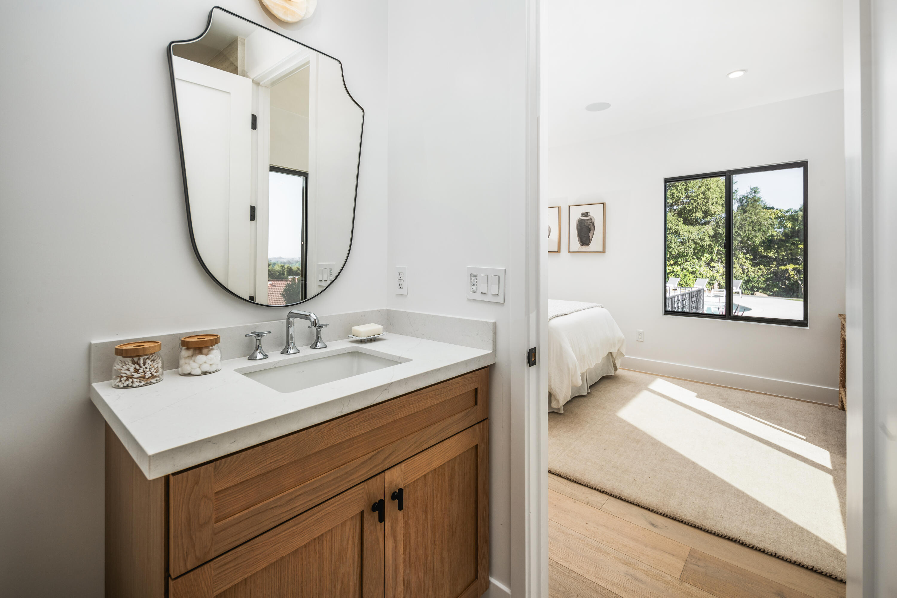 Santa Barbara, California 93111, United States, 4 Bedrooms Bedrooms, ,6 BathroomsBathrooms,Residential,Active,95937