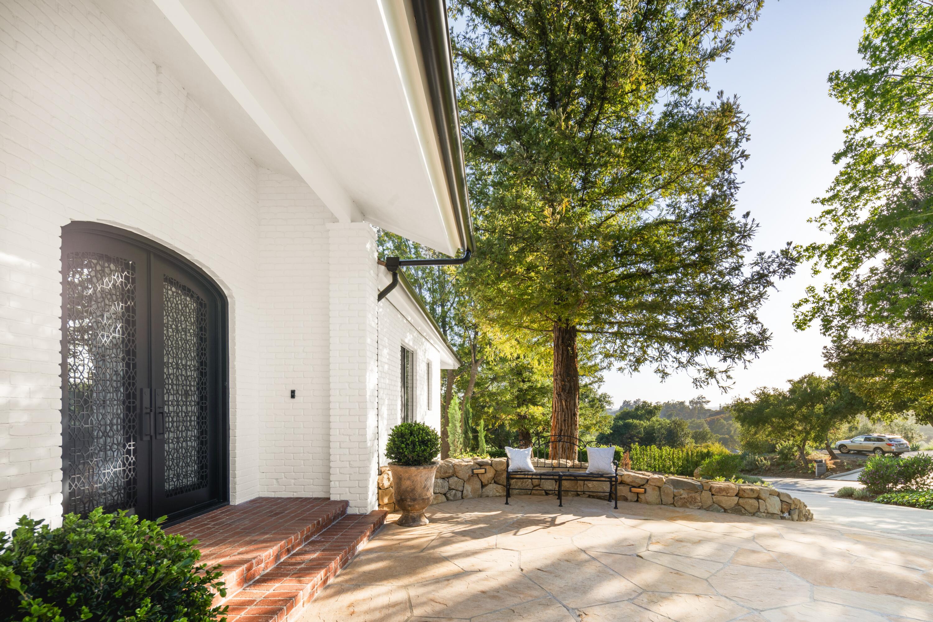 Santa Barbara, California 93111, United States, 4 Bedrooms Bedrooms, ,6 BathroomsBathrooms,Residential,Active,95937