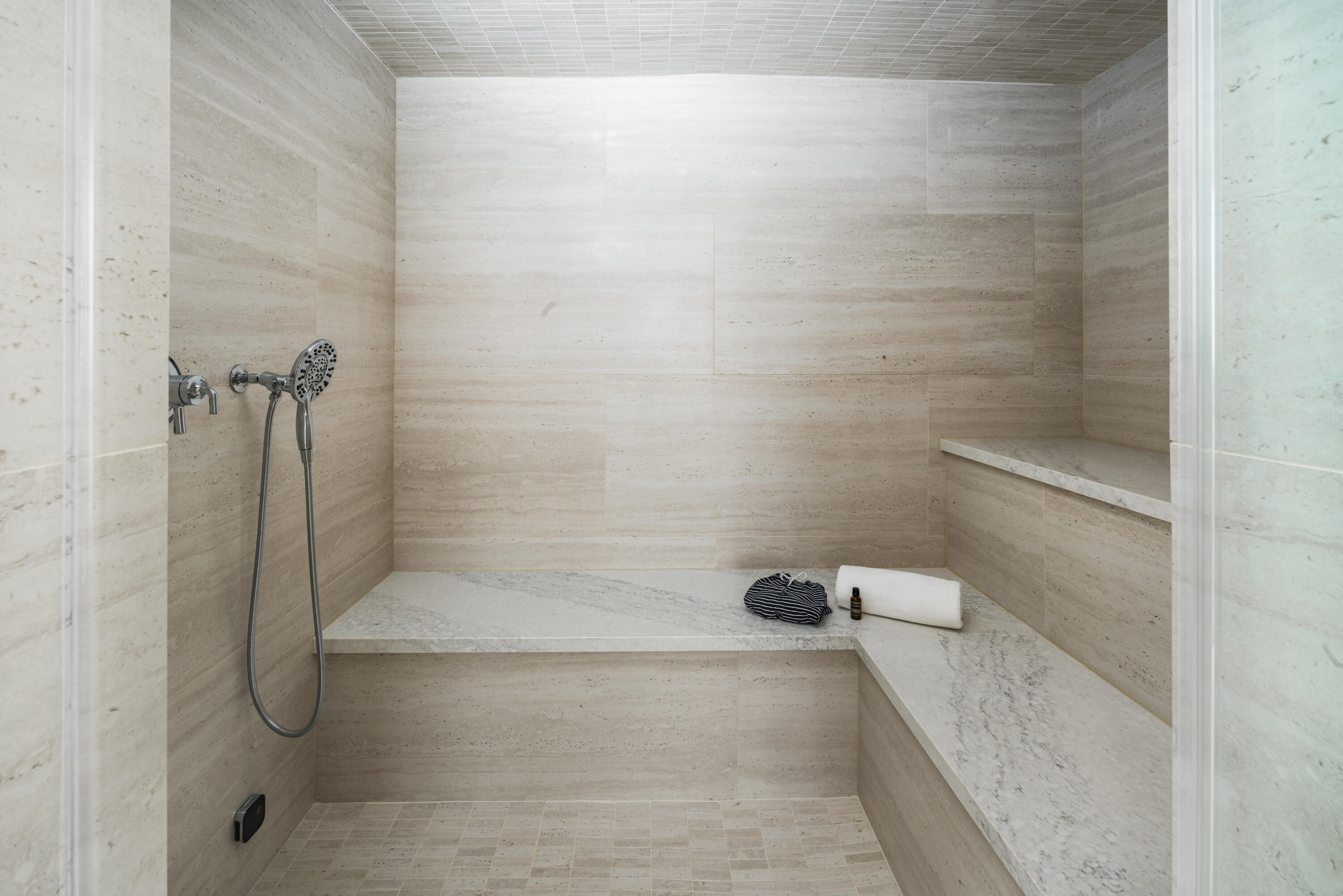 Santa Barbara, California 93111, United States, 4 Bedrooms Bedrooms, ,6 BathroomsBathrooms,Residential,Active,95937