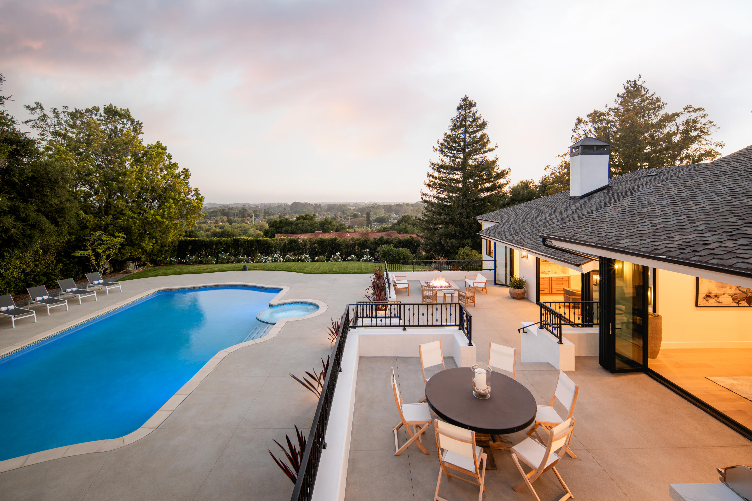 Santa Barbara, California 93111, United States, 4 Bedrooms Bedrooms, ,6 BathroomsBathrooms,Residential,Active,95937