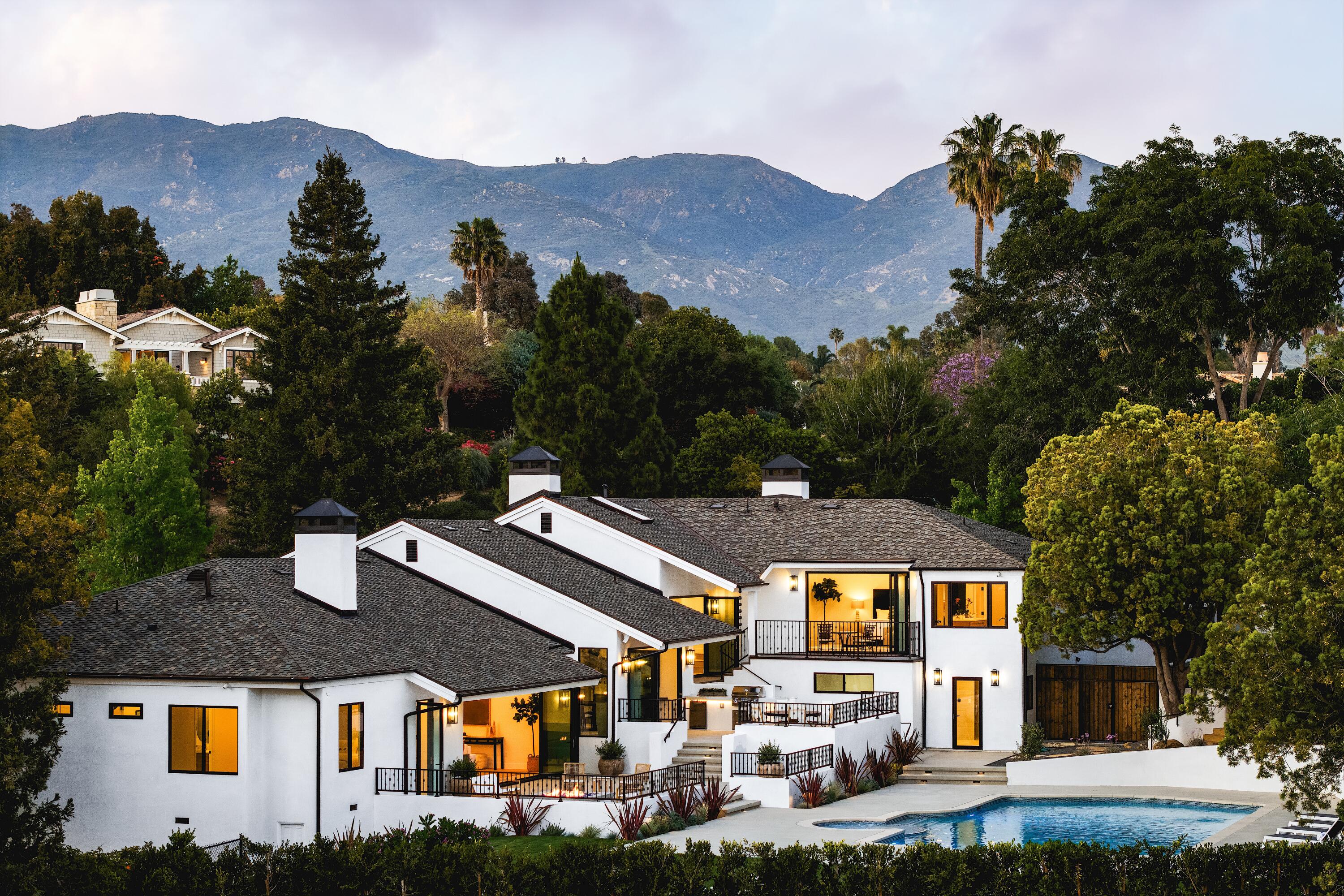 Santa Barbara, California 93111, United States, 4 Bedrooms Bedrooms, ,6 BathroomsBathrooms,Residential,Active,95937