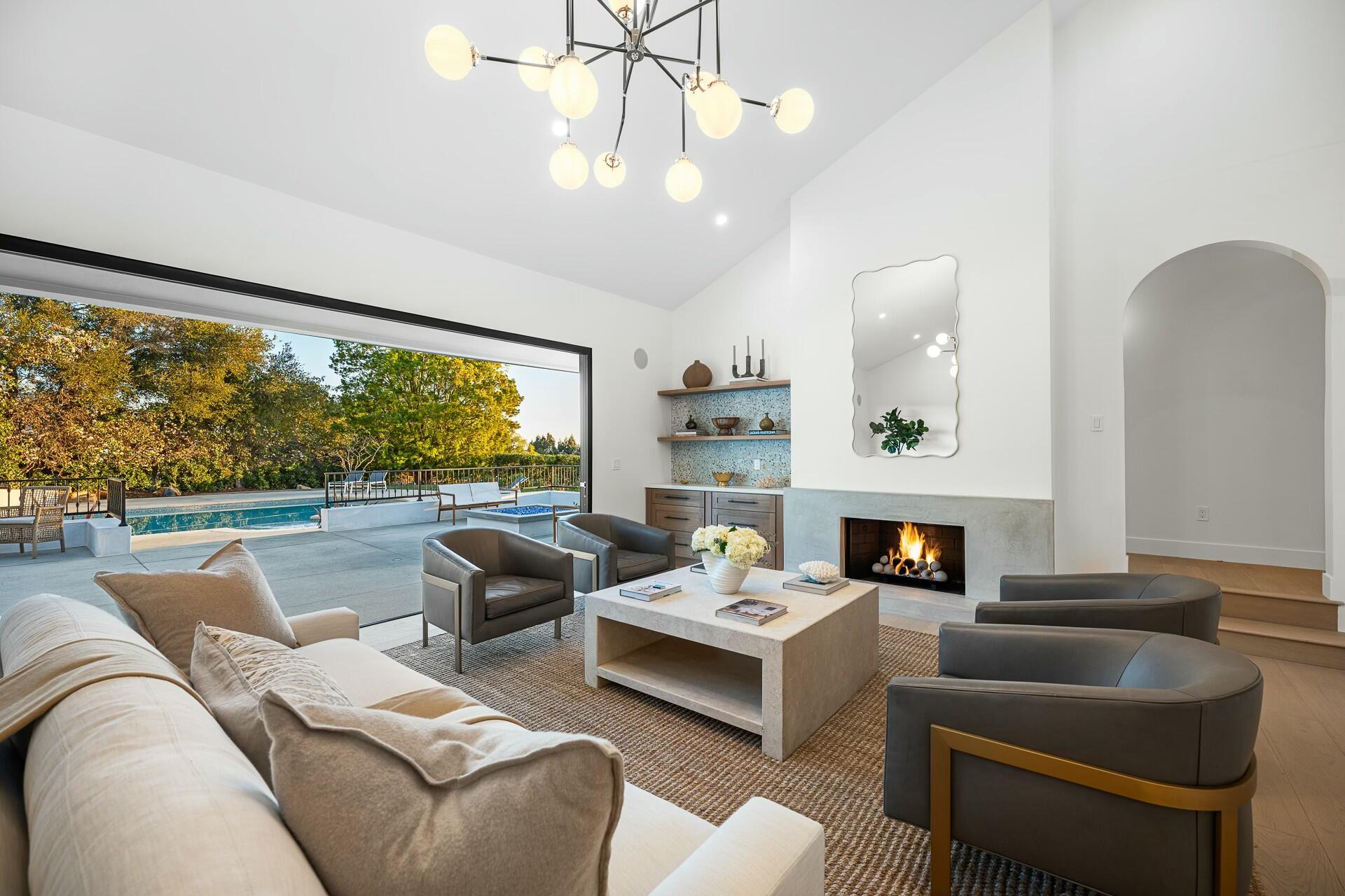 Santa Barbara, California 93111, United States, 4 Bedrooms Bedrooms, ,6 BathroomsBathrooms,Residential,Active,95937