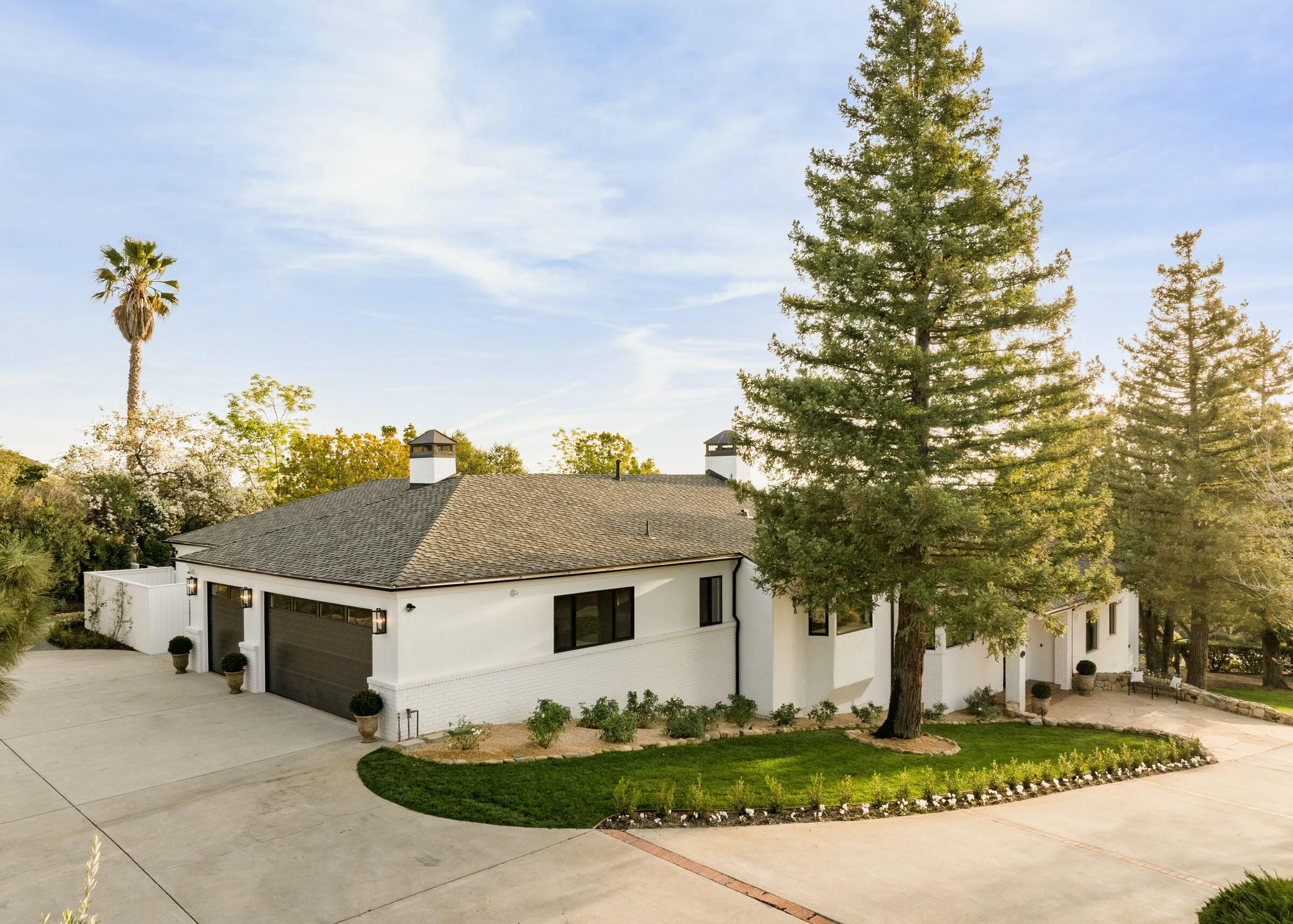 Santa Barbara, California 93111, United States, 4 Bedrooms Bedrooms, ,6 BathroomsBathrooms,Residential,Active,95937