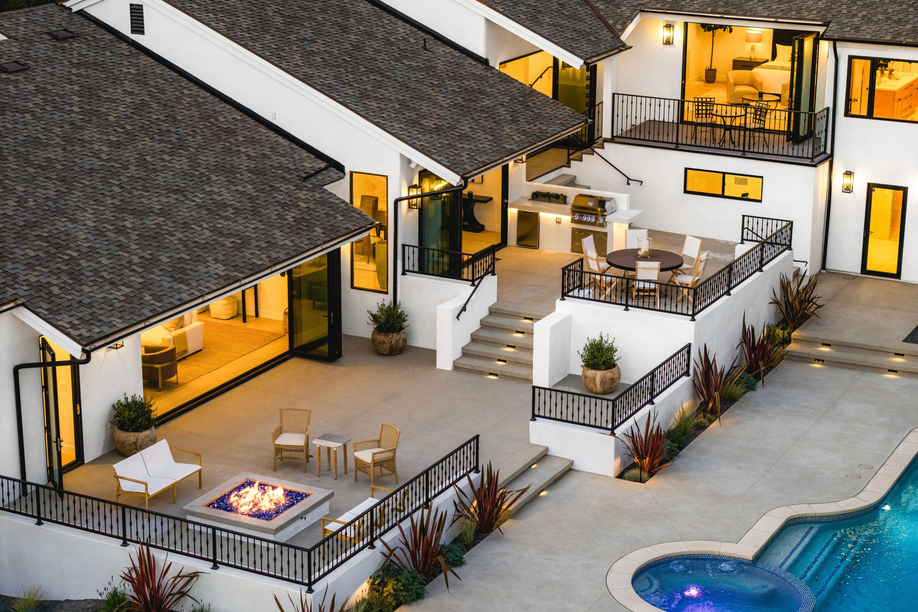 Santa Barbara, California 93111, United States, 4 Bedrooms Bedrooms, ,6 BathroomsBathrooms,Residential,Active,95937