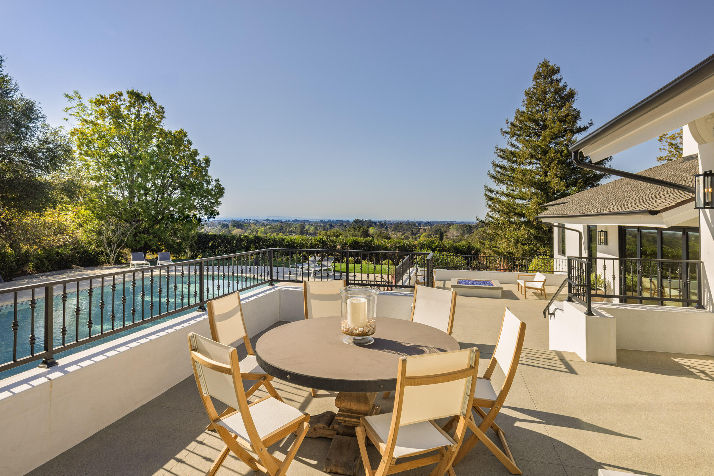 Santa Barbara, California 93111, United States, 4 Bedrooms Bedrooms, ,6 BathroomsBathrooms,Residential,Active,95937