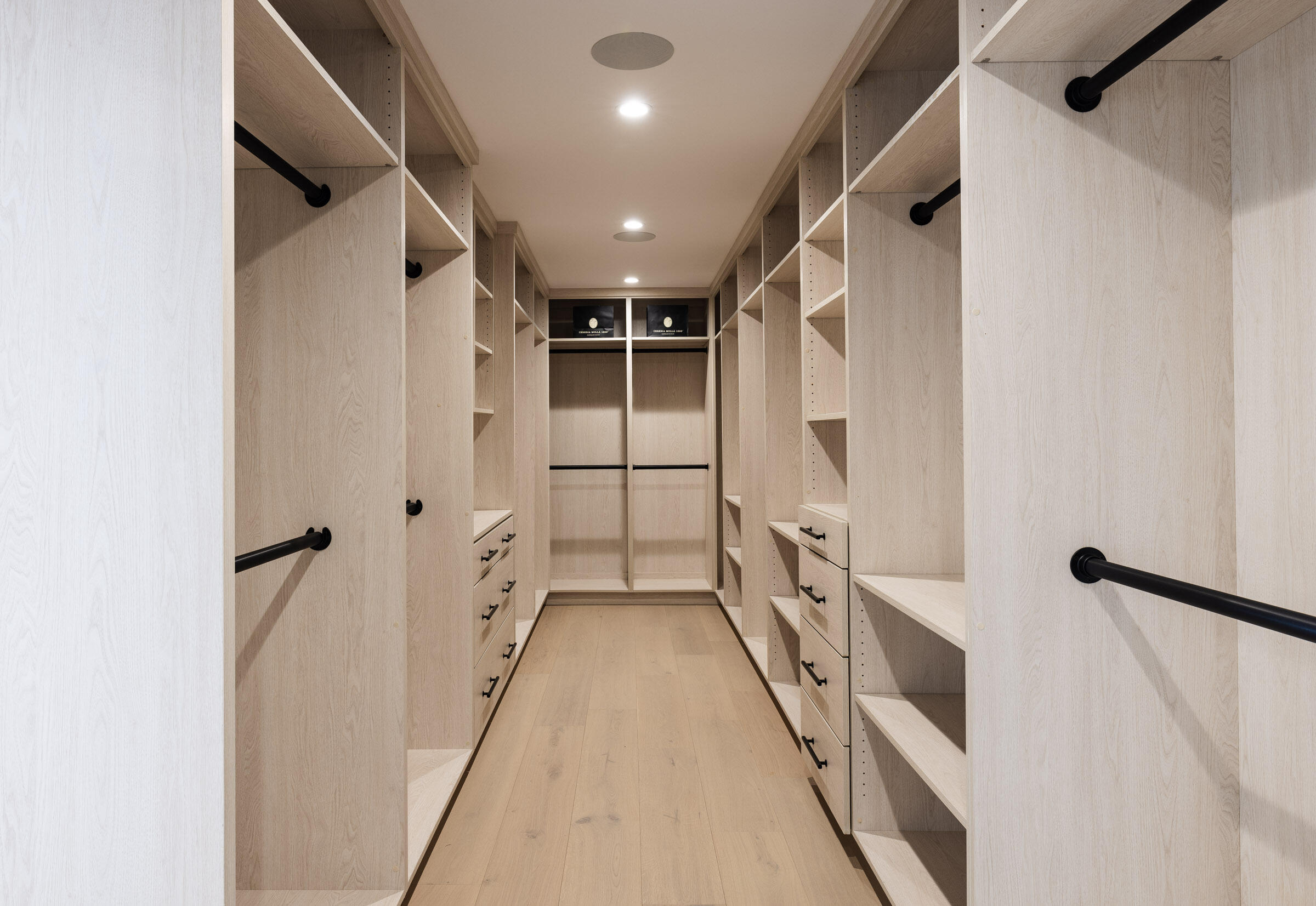 Santa Barbara, California 93111, United States, 4 Bedrooms Bedrooms, ,6 BathroomsBathrooms,Residential,Active,95937