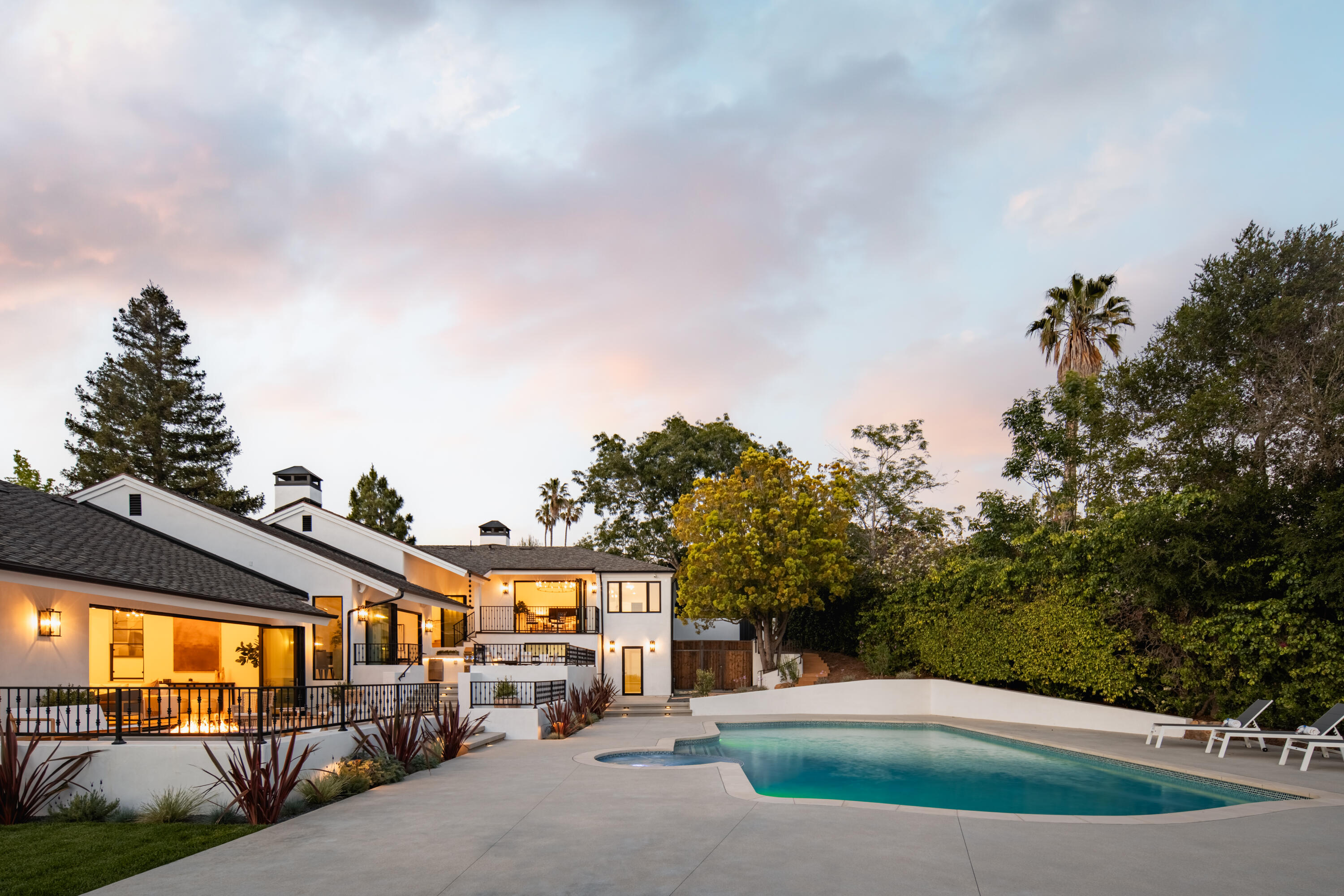 Santa Barbara, California 93111, United States, 4 Bedrooms Bedrooms, ,6 BathroomsBathrooms,Residential,Active,95937