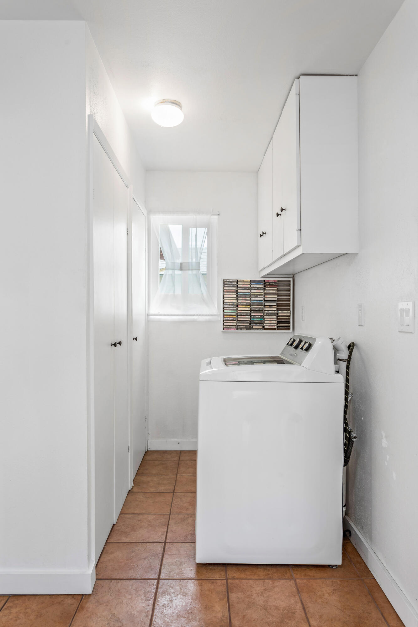 Santa Barbara, California 93101, United States, 2 Bedrooms Bedrooms, ,1 BathroomBathrooms,Residential,Pending,124928