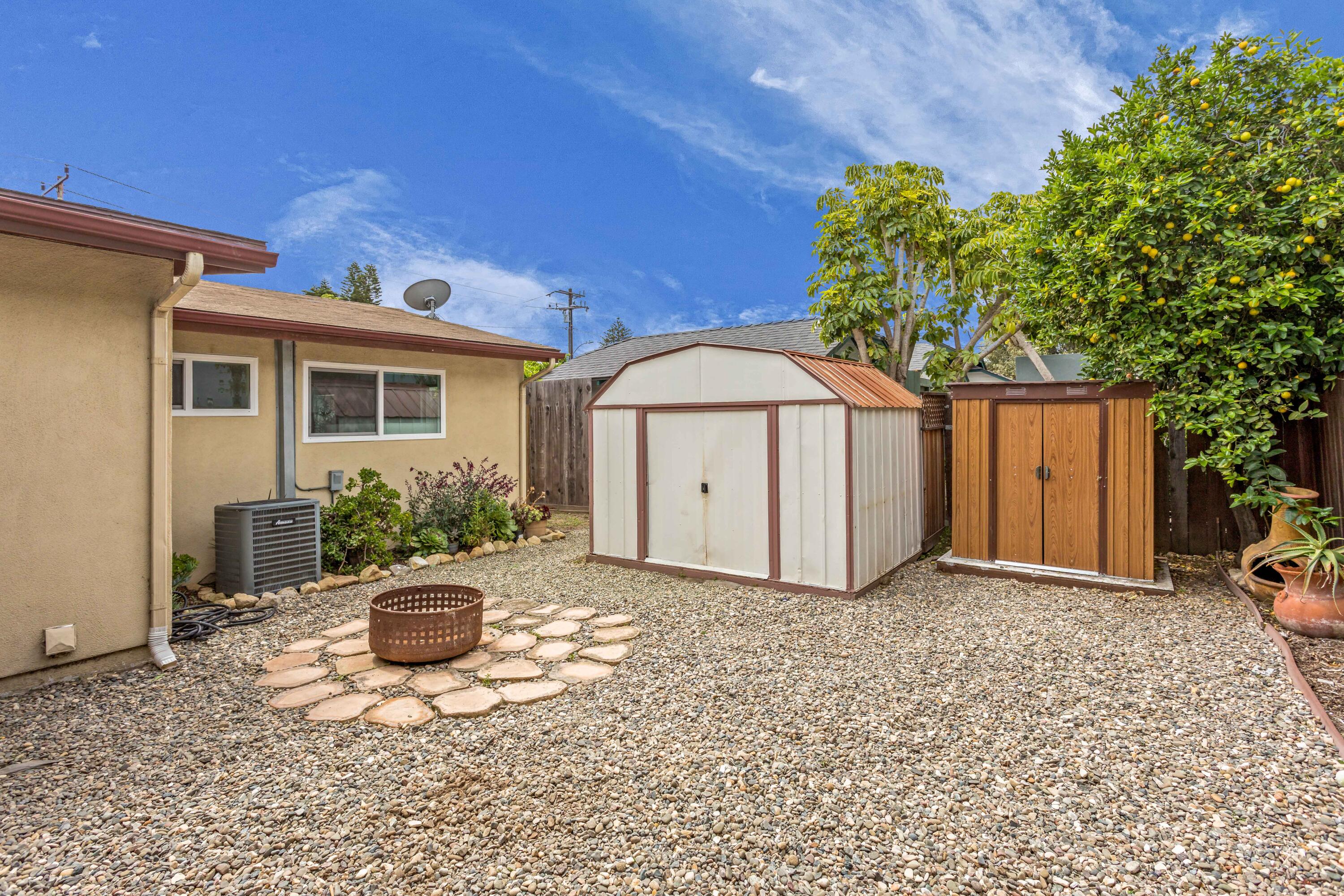 Santa Barbara, California 93101, United States, 2 Bedrooms Bedrooms, ,1 BathroomBathrooms,Residential,Pending,124928