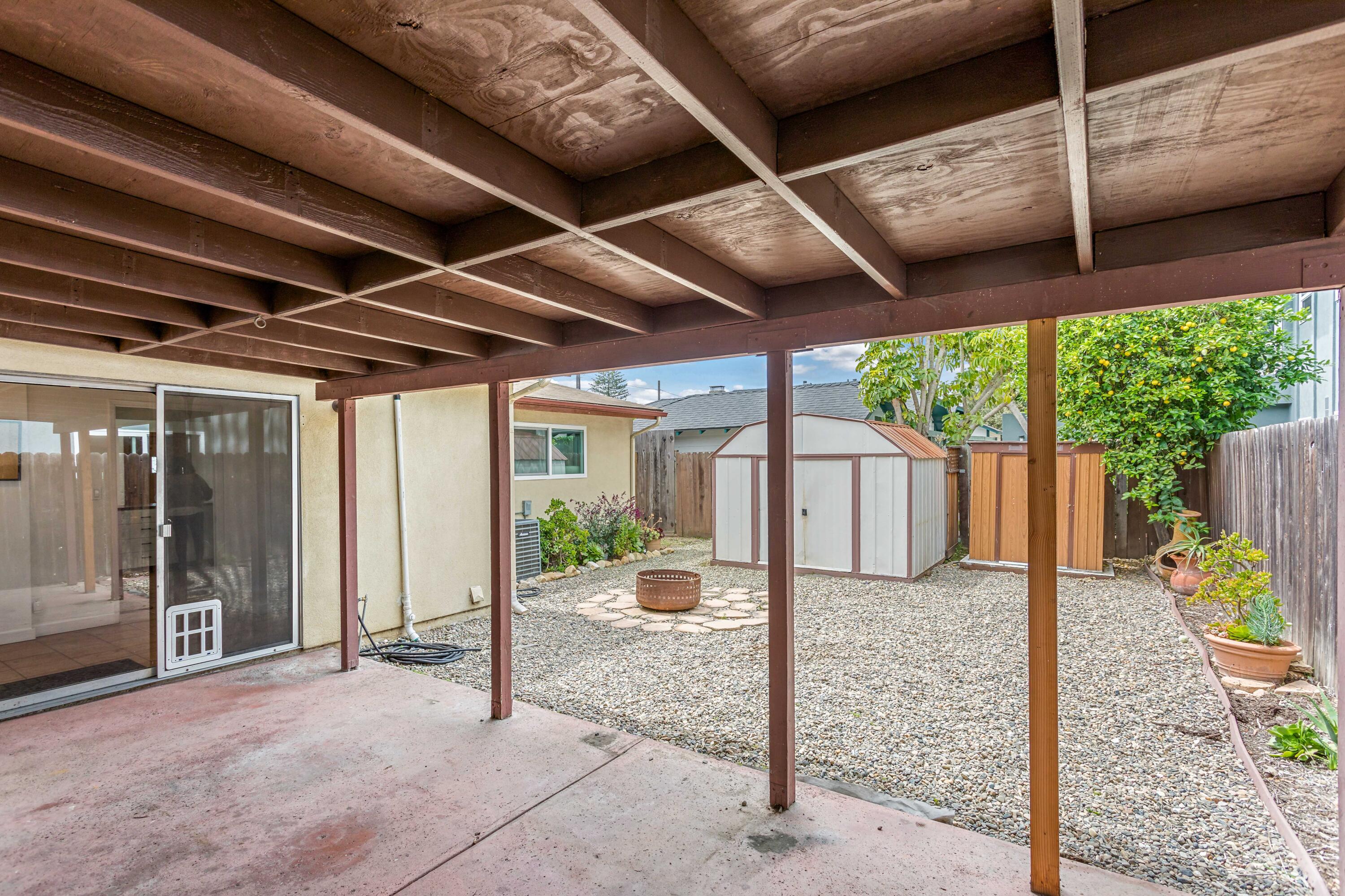 Santa Barbara, California 93101, United States, 2 Bedrooms Bedrooms, ,1 BathroomBathrooms,Residential,Pending,124928