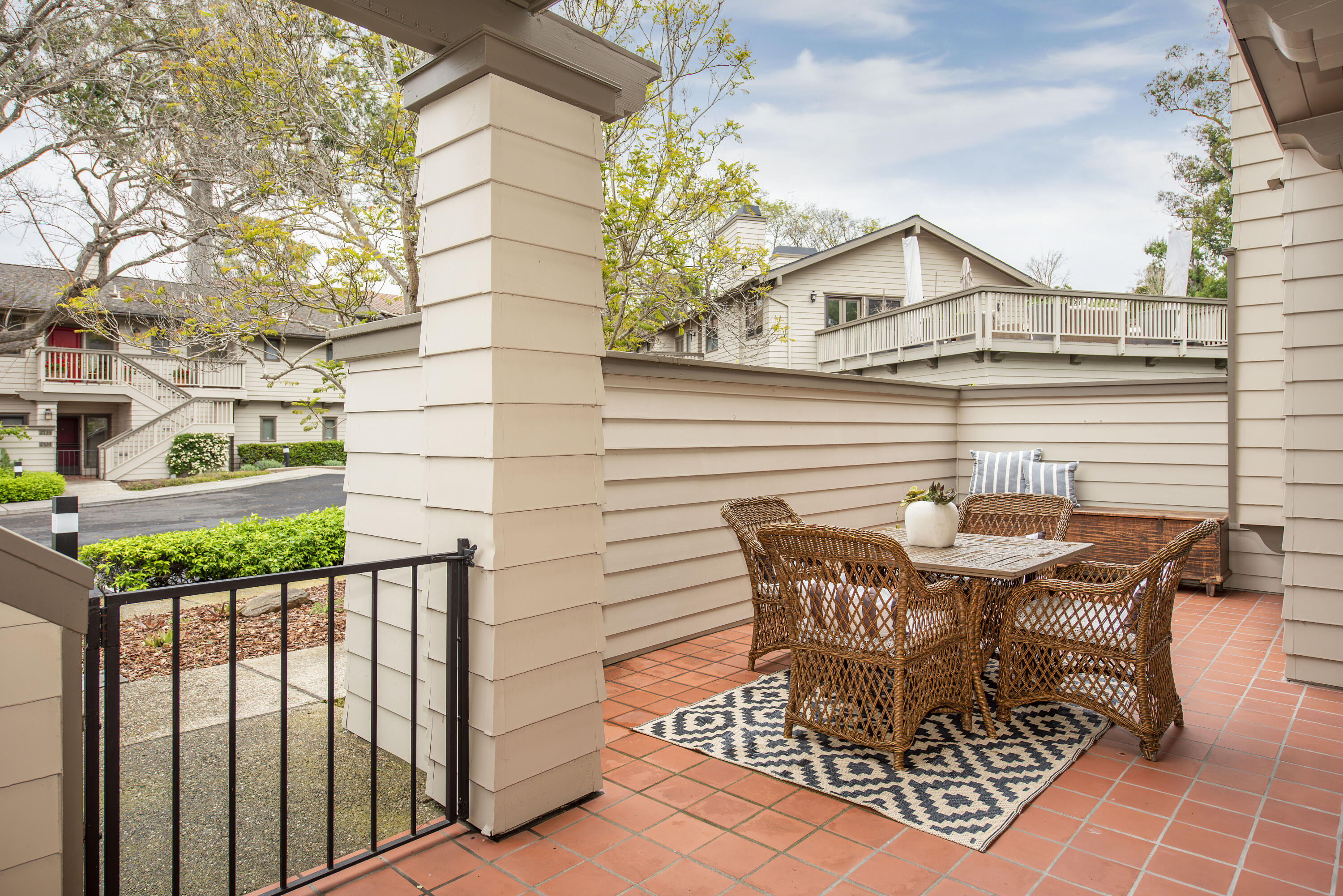 Santa Barbara, California 93105, United States, 3 Bedrooms Bedrooms, ,2 BathroomsBathrooms,Residential,Pending,117737