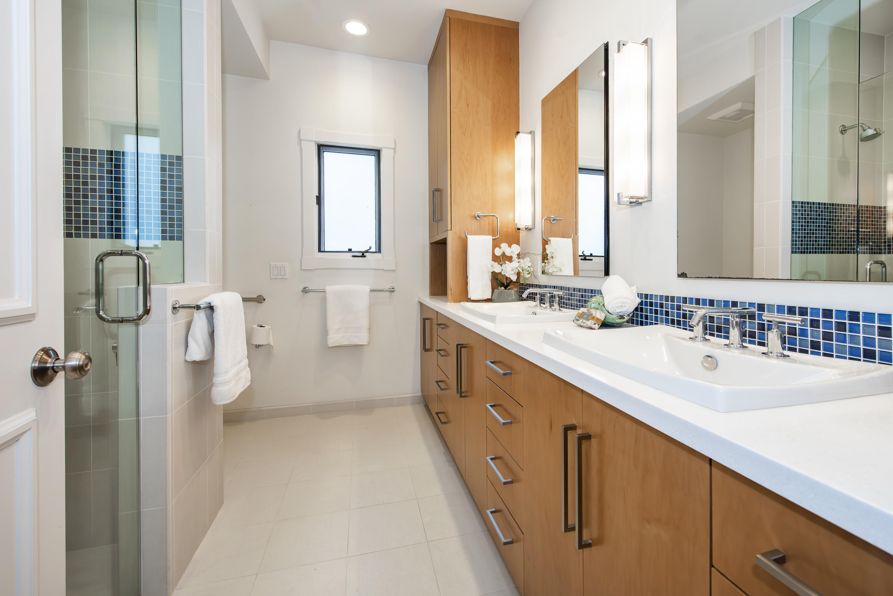 Santa Barbara, California 93105, United States, 3 Bedrooms Bedrooms, ,2 BathroomsBathrooms,Residential,Pending,117737