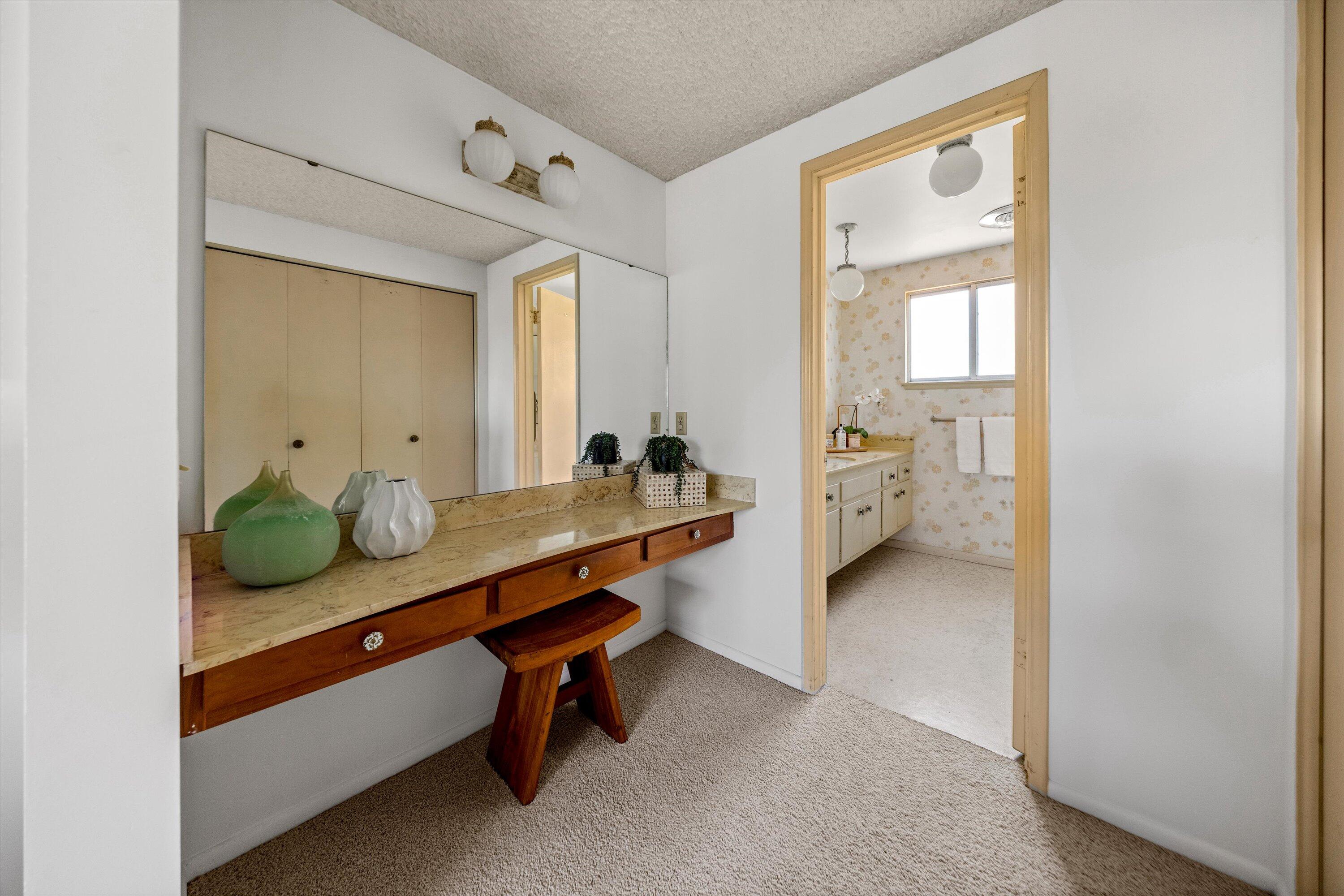 Goleta, California 93117, United States, 4 Bedrooms Bedrooms, ,3 BathroomsBathrooms,Residential,Pending,210812