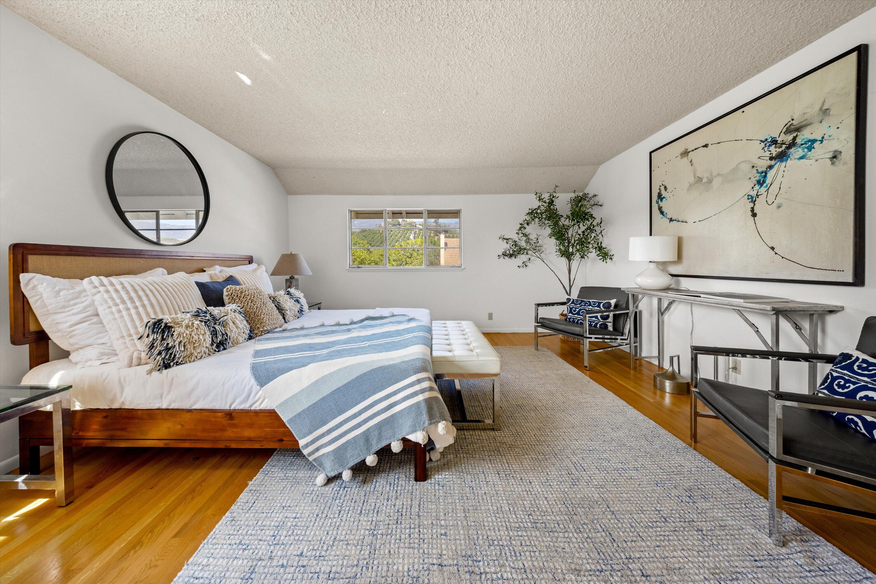 Goleta, California 93117, United States, 4 Bedrooms Bedrooms, ,3 BathroomsBathrooms,Residential,Pending,210812