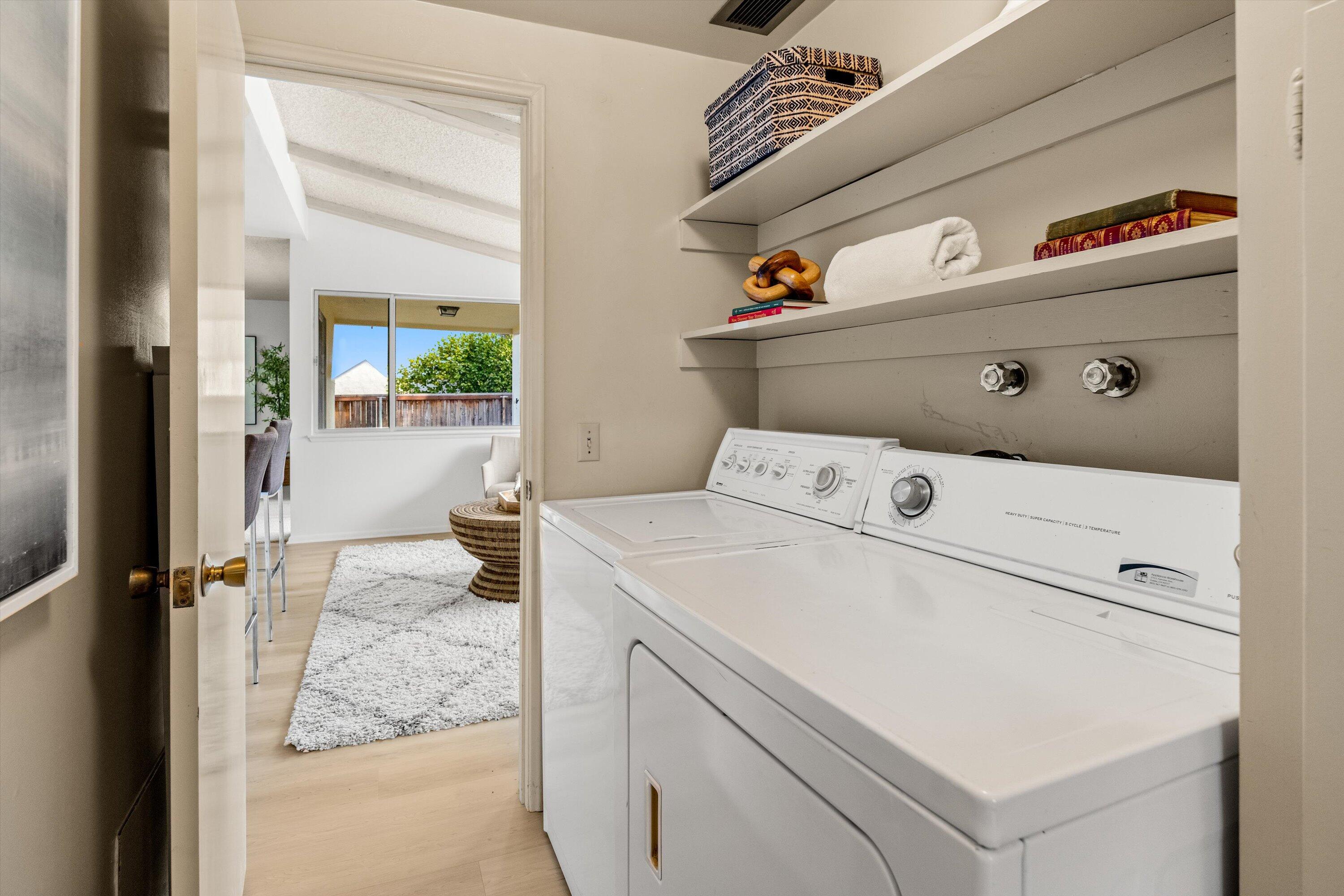 Goleta, California 93117, United States, 4 Bedrooms Bedrooms, ,3 BathroomsBathrooms,Residential,Pending,210812