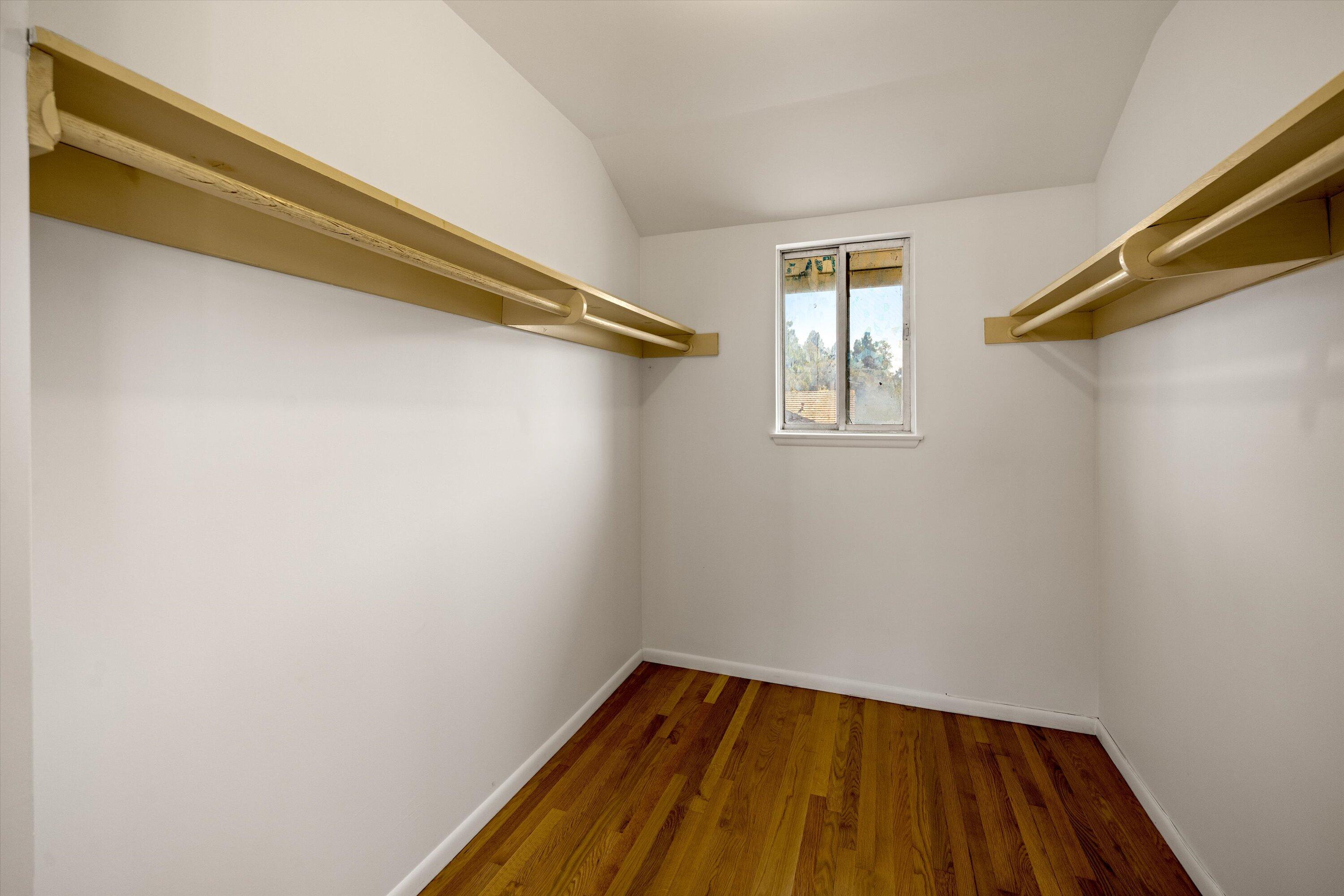 Goleta, California 93117, United States, 4 Bedrooms Bedrooms, ,3 BathroomsBathrooms,Residential,Pending,210812