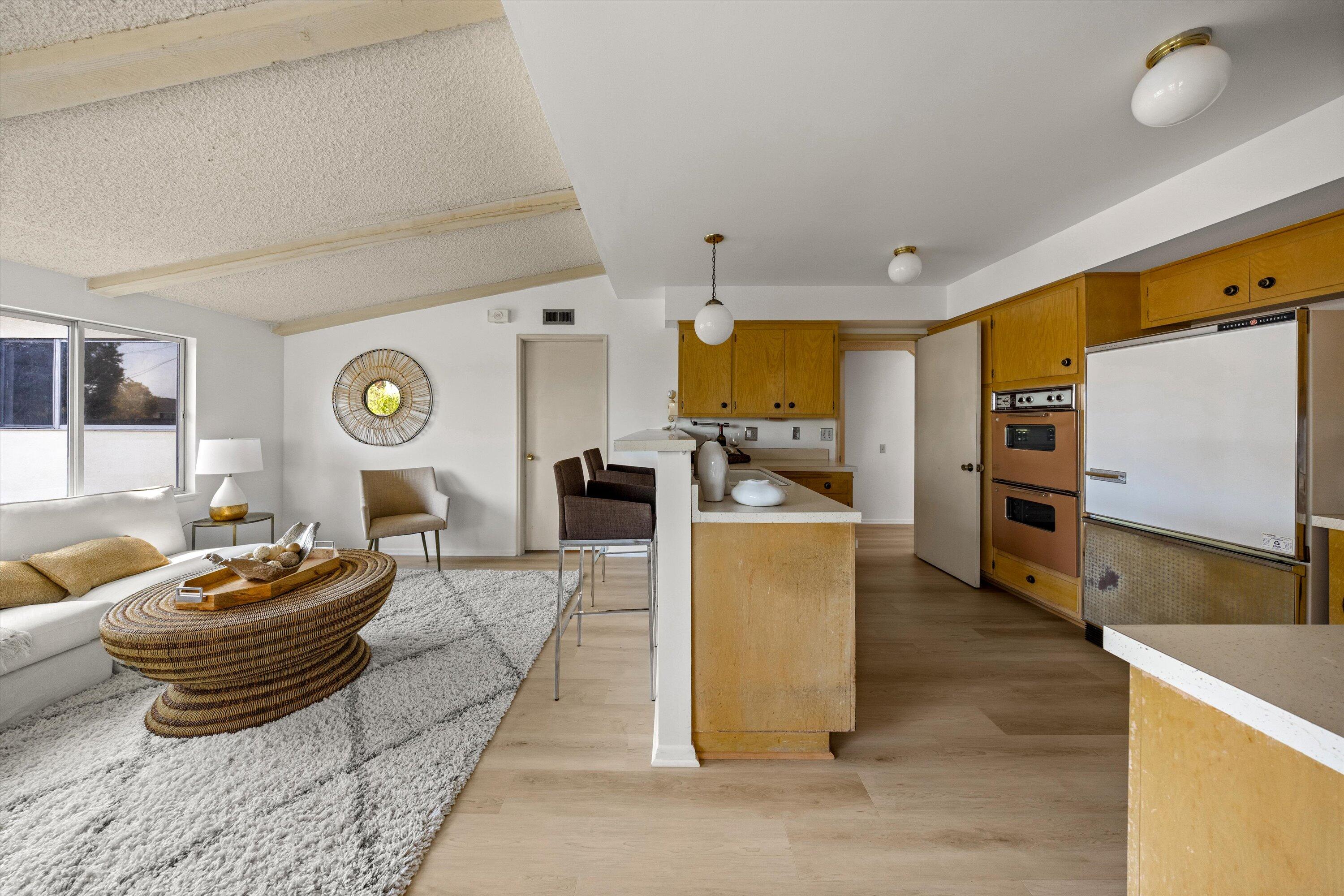 Goleta, California 93117, United States, 4 Bedrooms Bedrooms, ,3 BathroomsBathrooms,Residential,Pending,210812