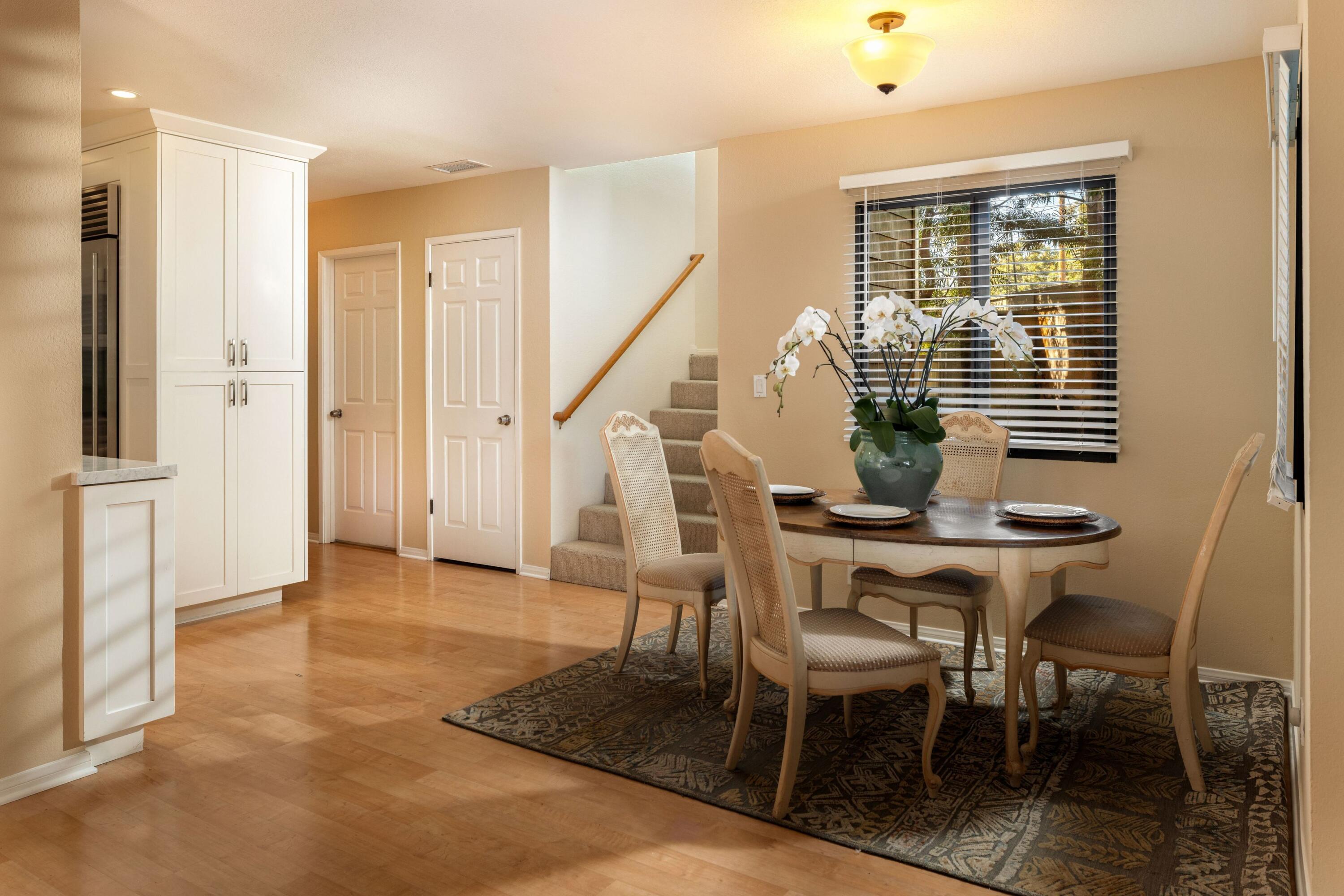 522 W Victoria Street Apt F