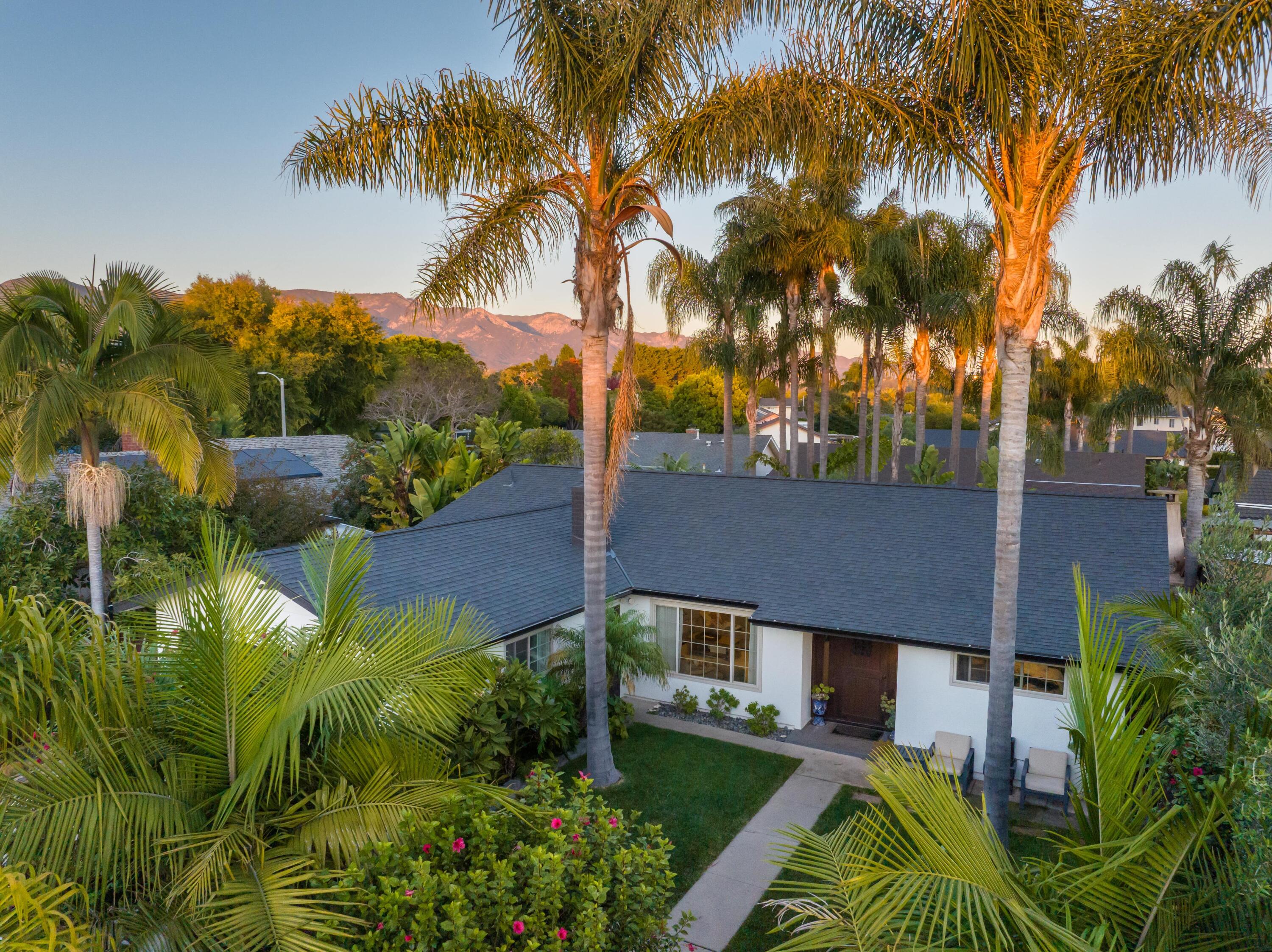 Santa Barbara, California 93111, United States, 4 Bedrooms Bedrooms, ,2 BathroomsBathrooms,Residential,Active,238772