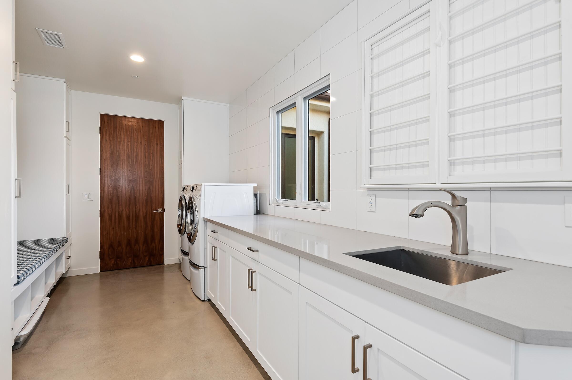 Santa Barbara, California 93111, United States, 6 Bedrooms Bedrooms, ,6 BathroomsBathrooms,Residential,Active,172927