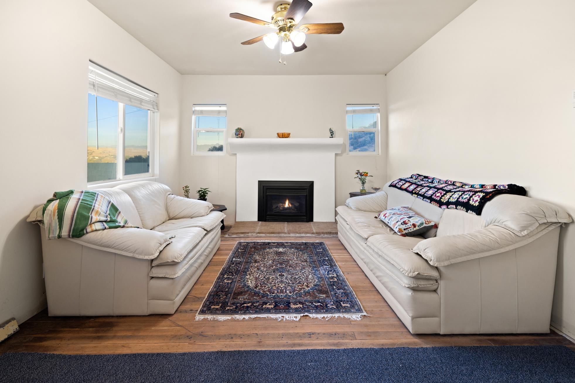 Los Alamos, California 93440, United States, 3 Bedrooms Bedrooms, ,2 BathroomsBathrooms,Residential,Active,41595