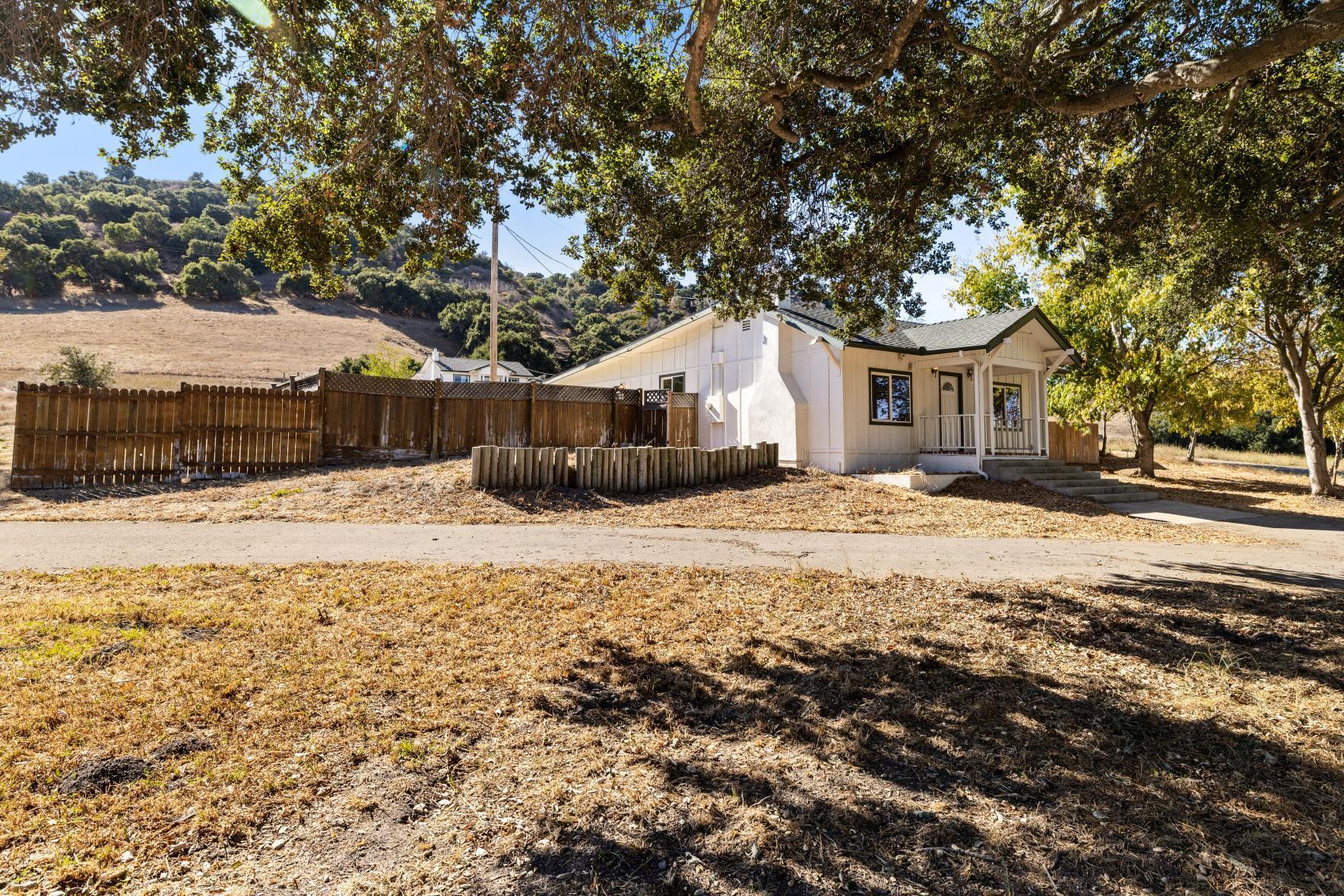 Los Alamos, California 93440, United States, 3 Bedrooms Bedrooms, ,2 BathroomsBathrooms,Residential,Active,41595