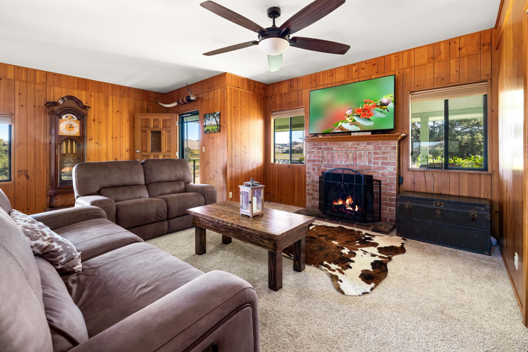 Los Alamos, California 93440, United States, 3 Bedrooms Bedrooms, ,2 BathroomsBathrooms,Residential,Active,41595